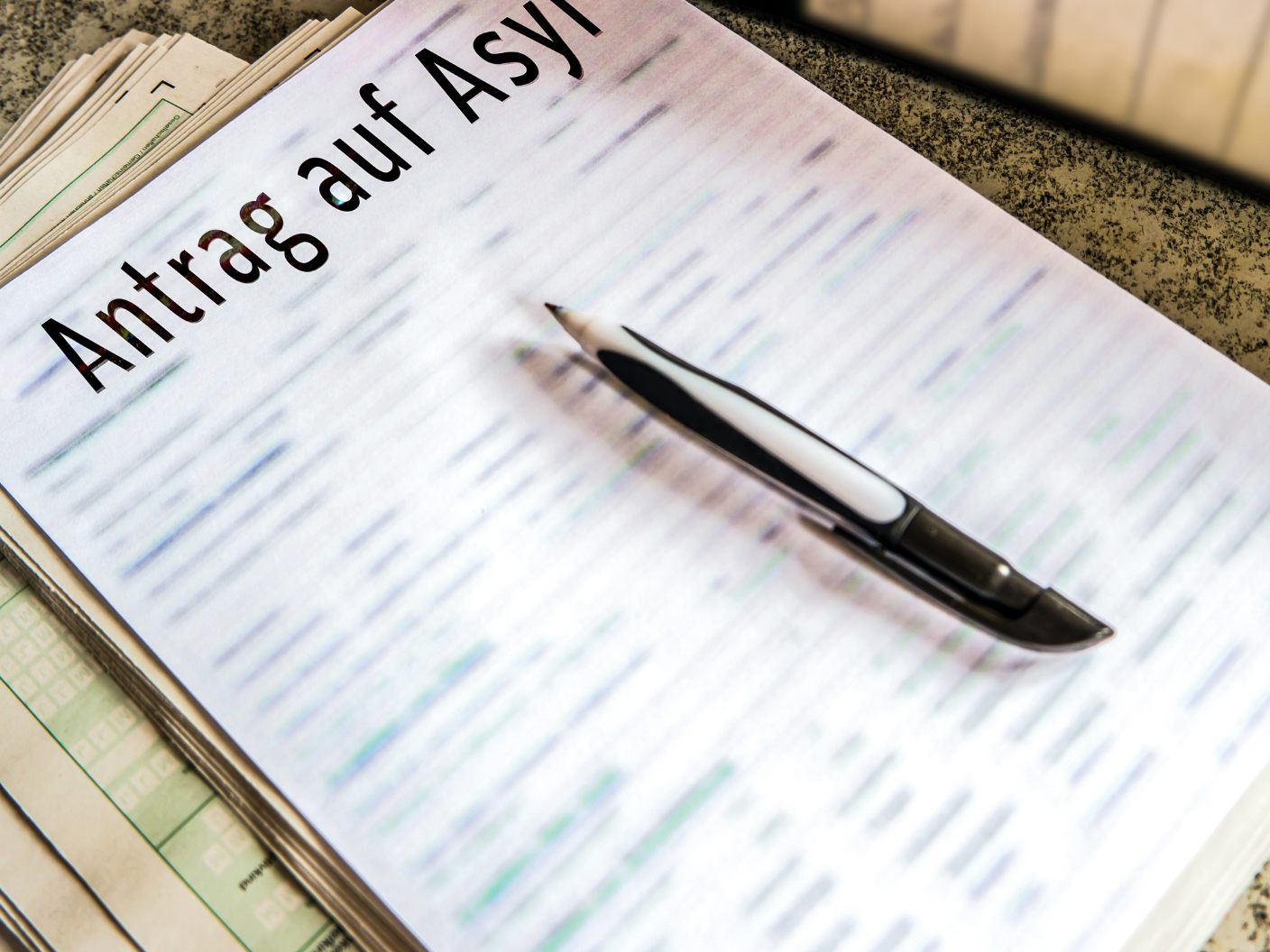 Die Asy-Antragszahlen sind weiterhin hoch. Die Asy-Antragszahlen sind weiterhin hoch.