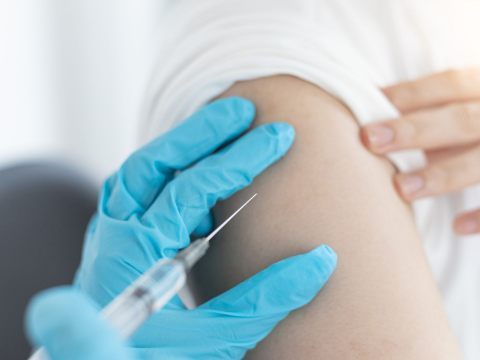 Laut Gesundheitsministerium ist der neue Corona-Impfstoff bereits seit zwei Wochen bestellbar. Laut Gesundheitsministerium ist der neue Corona-Impfstoff bereits seit zwei Wochen bestellbar.