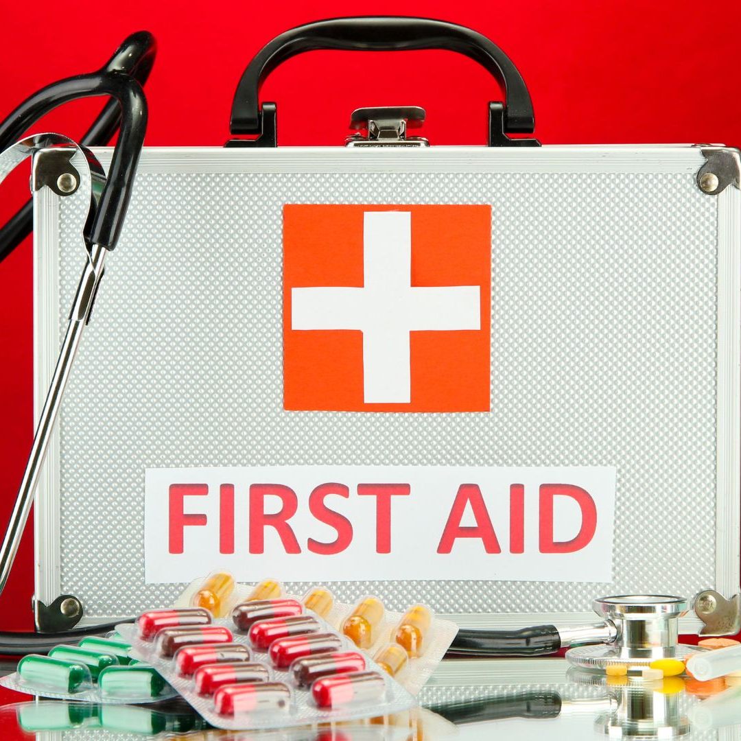 Der Inhalt der Hausapotheke sollte regelmäßig uberprüft und erneuert werden.