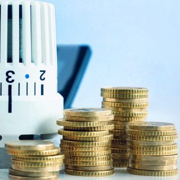 Auch im Oktober fallen die Strom-Großhandelspreise weiter.