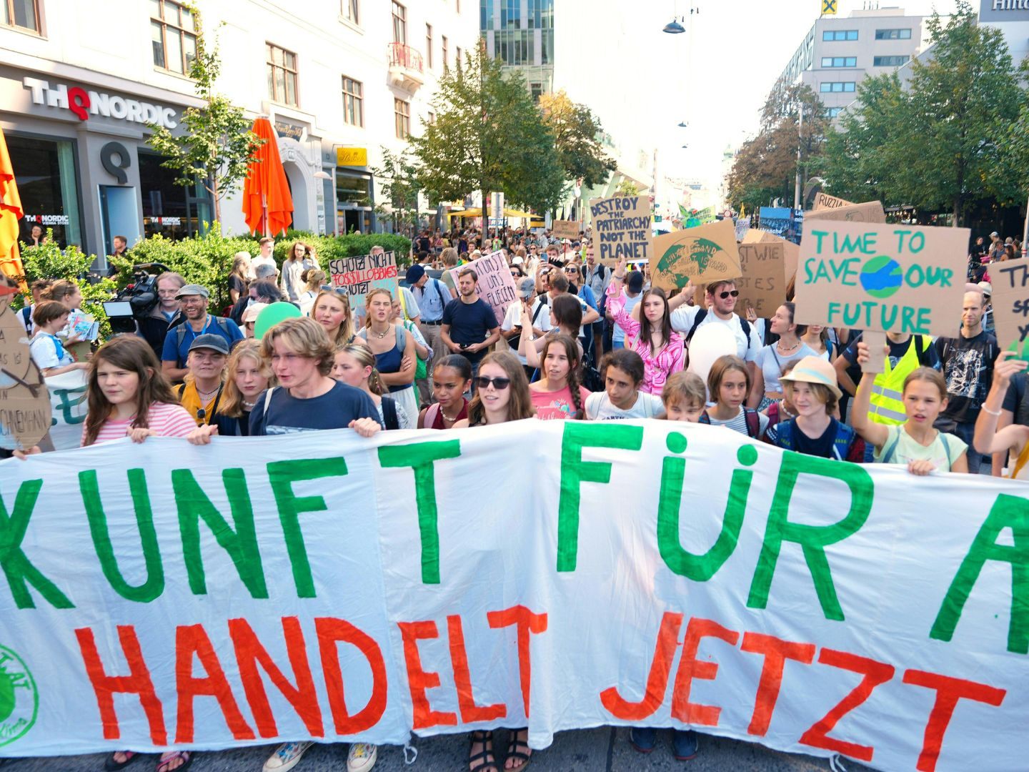 Klima-Demos in Österreich: Größter Protest in Wien. Klima-Demos in Österreich: Größter Protest in Wien.