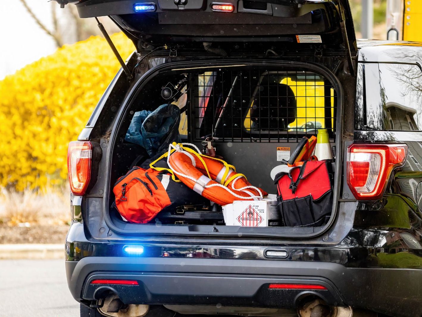 Diese sechs Dinge sollte man nicht im Auto liegen lassen. Diese sechs Dinge sollte man nicht im Auto liegen lassen.