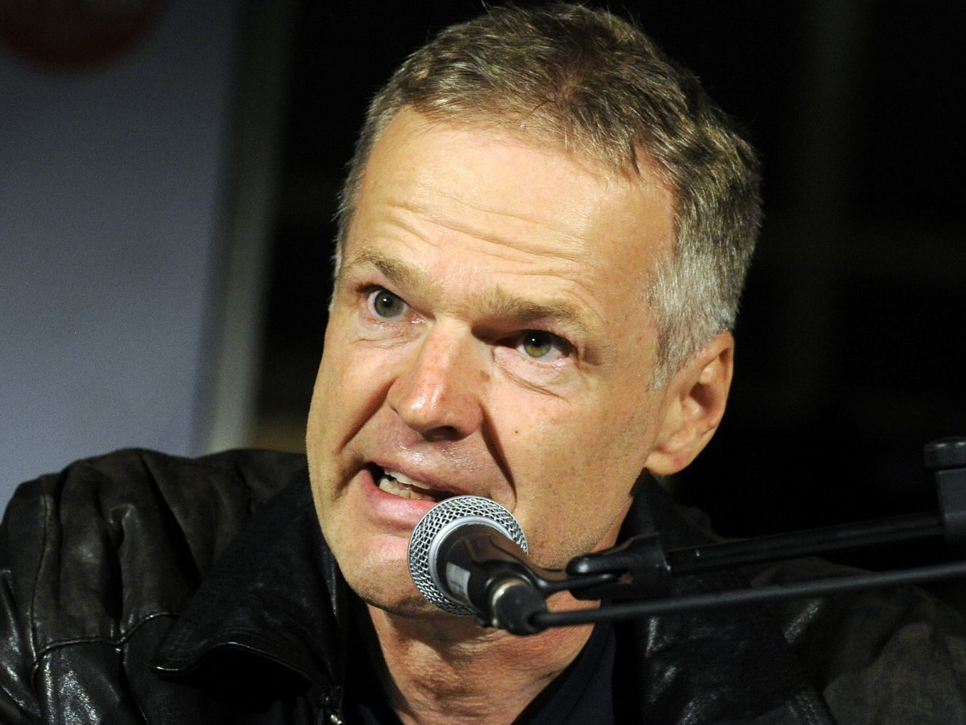 Wolf Haas schrieb einen Roman, statt eines Nachrufs für seine Mutter. Wolf Haas schrieb einen Roman, statt eines Nachrufs für seine Mutter.