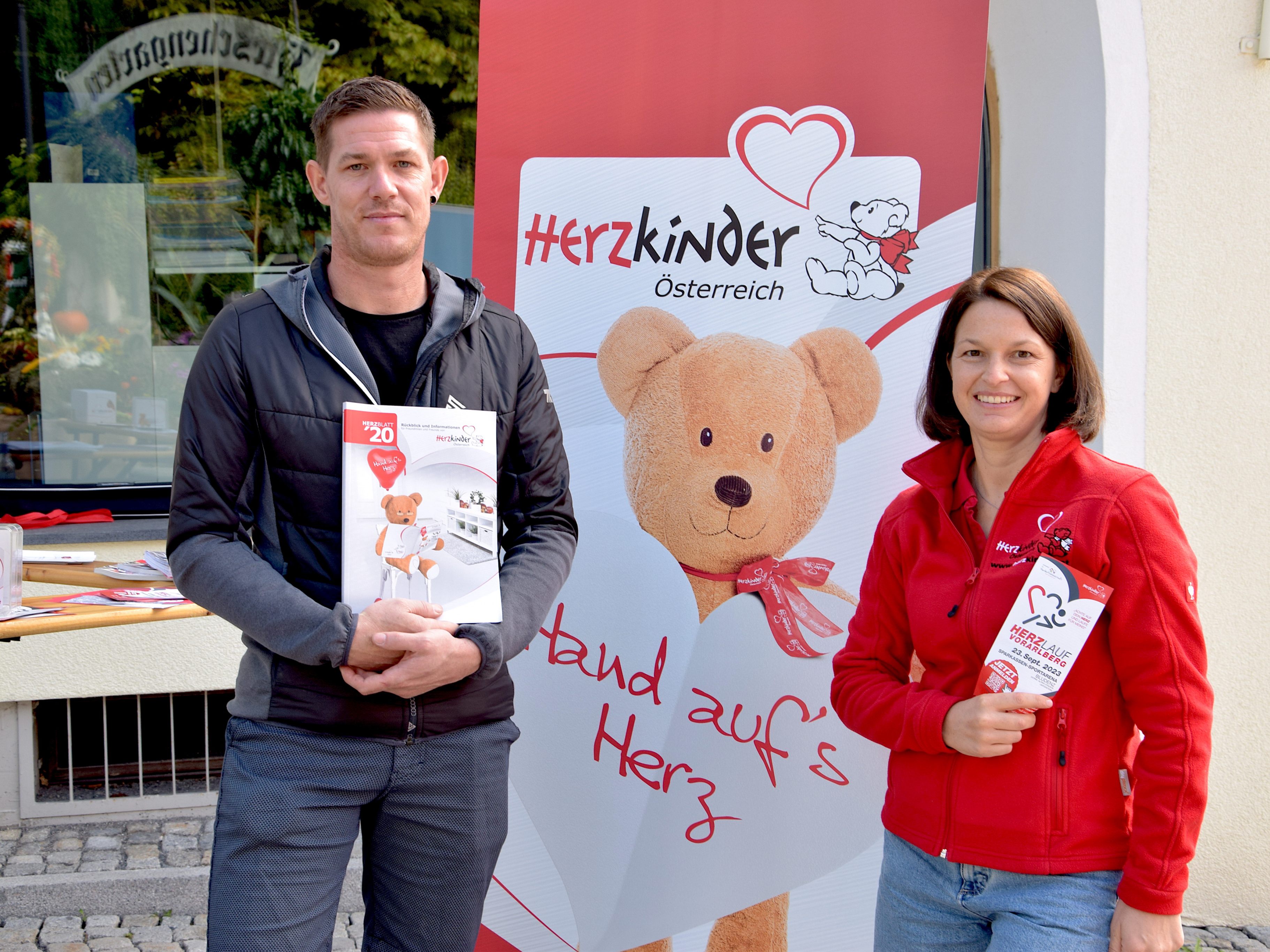 Mario Kienz vom TRT – Trail Running Team und Stephanie Huber, Ansprechpartnerin für den Verein Herzkinder Österreich