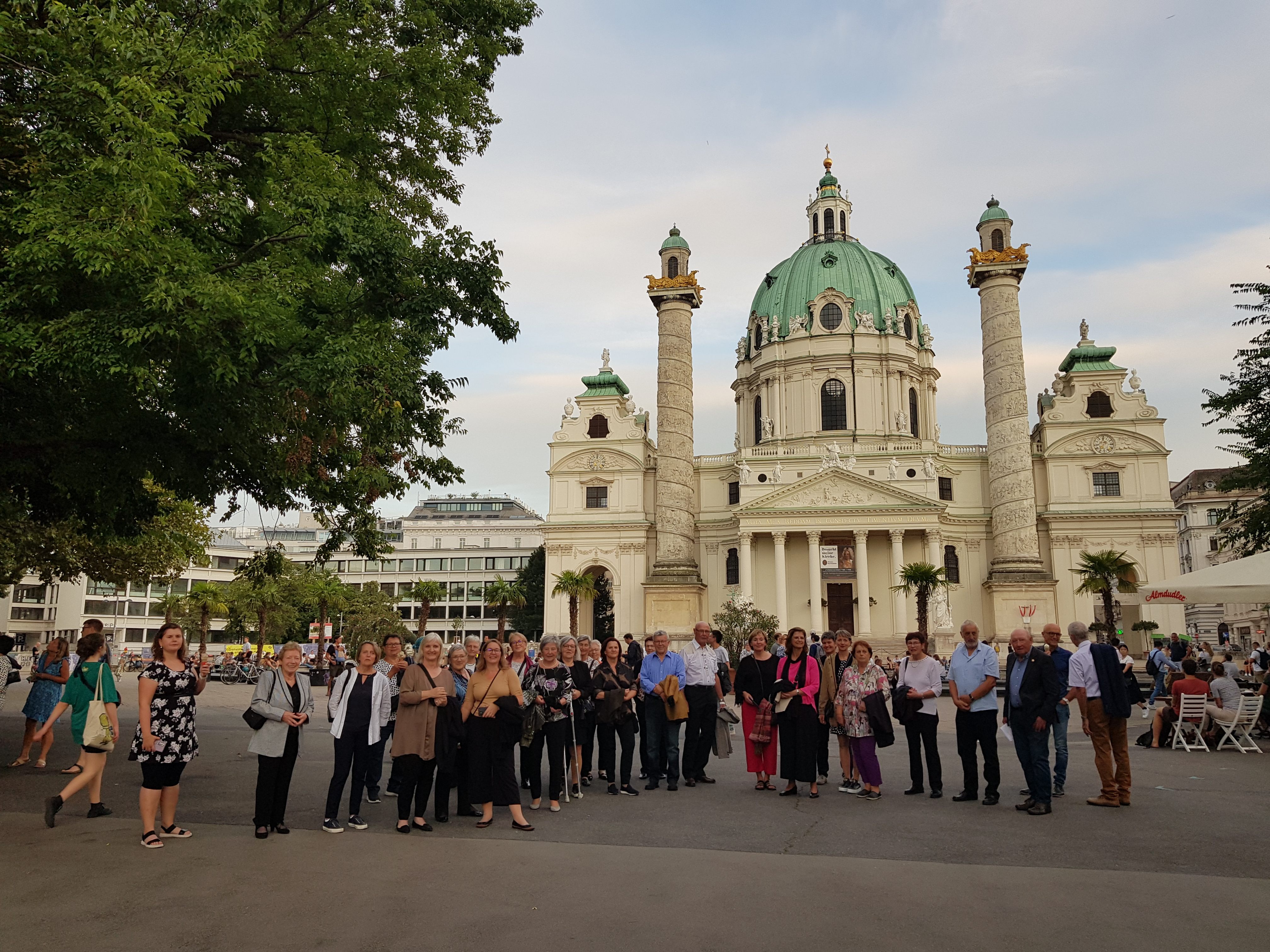 Frohsinn Nofels am Karlsplatz Frohsinn Nofels am Karlsplatz