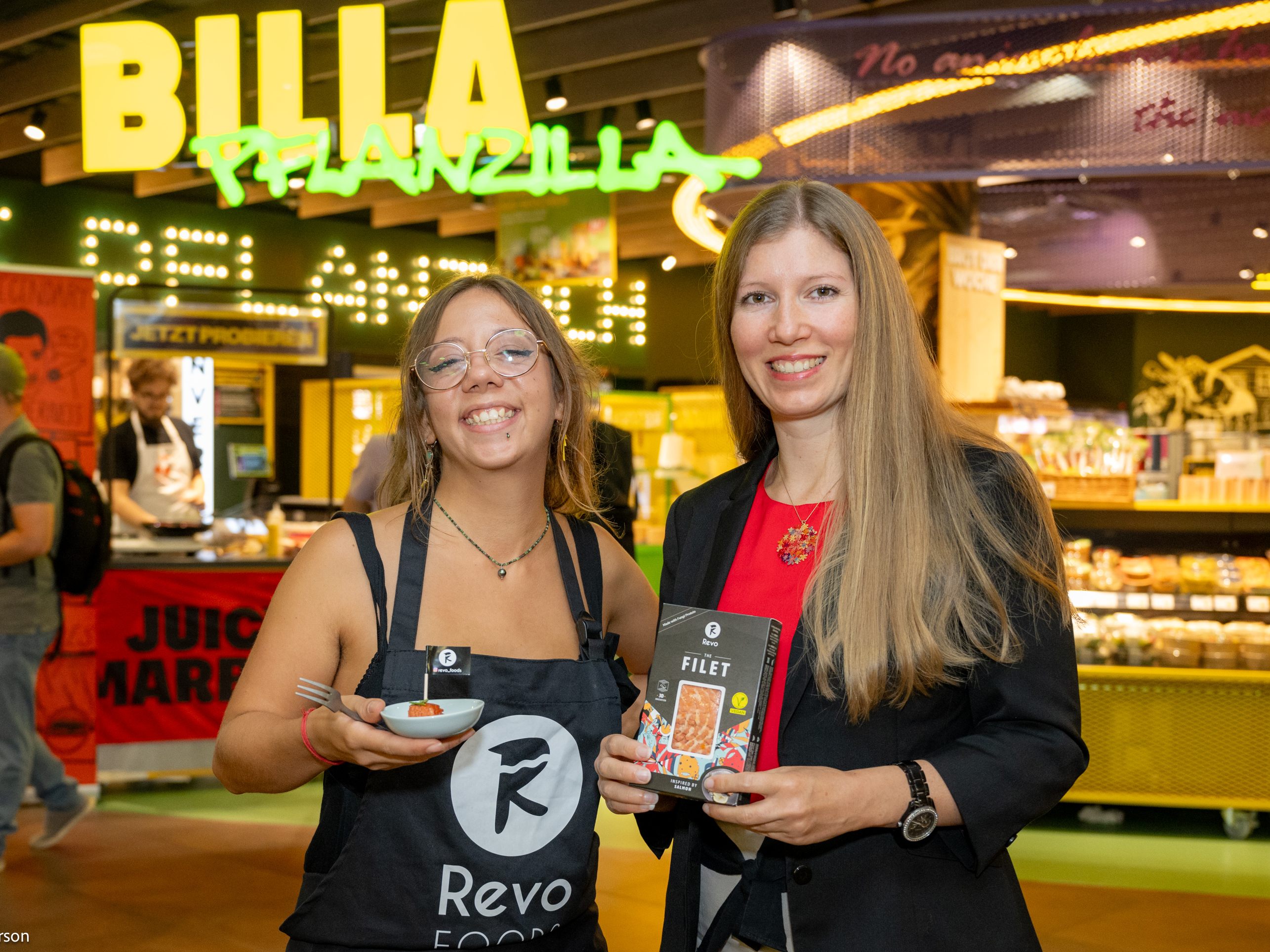 3D-gedrucktes Lachsfilet jetzt bei BILLA PFLANZILLA. 3D-gedrucktes Lachsfilet jetzt bei BILLA PFLANZILLA.