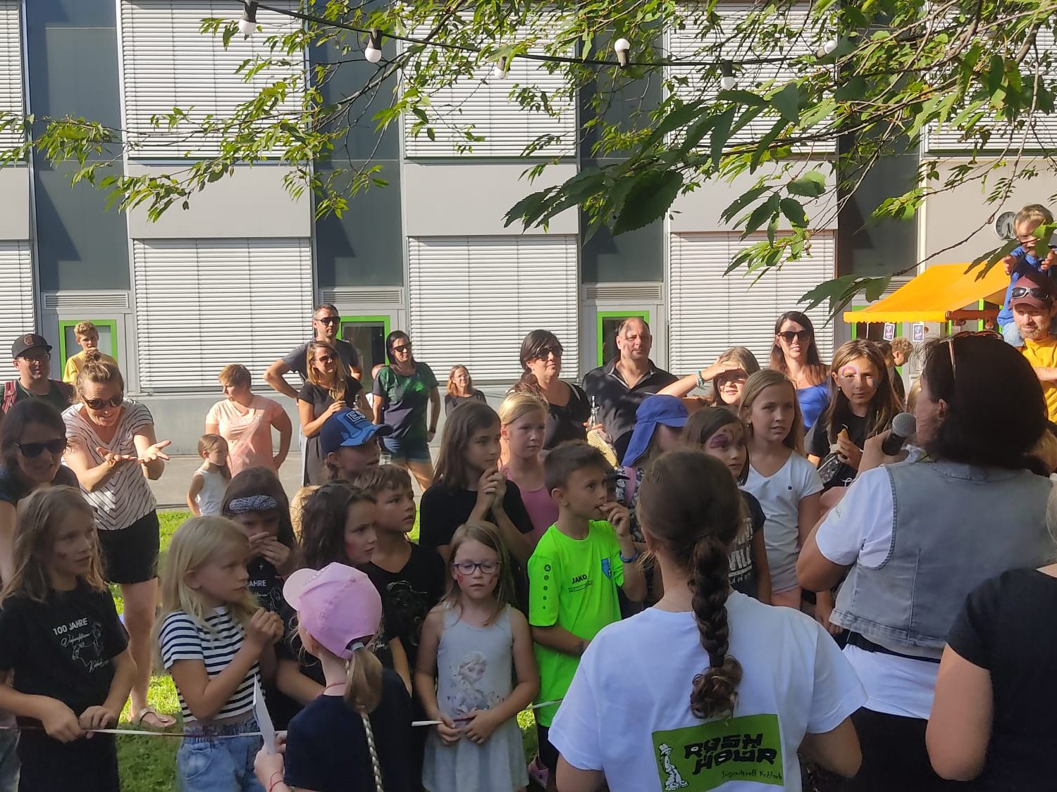 Über den Tag verteilt besuchten geschätzt 300 junge Gäste das Abschlussfest des Koblacher Kinder- und Jugendsommers
