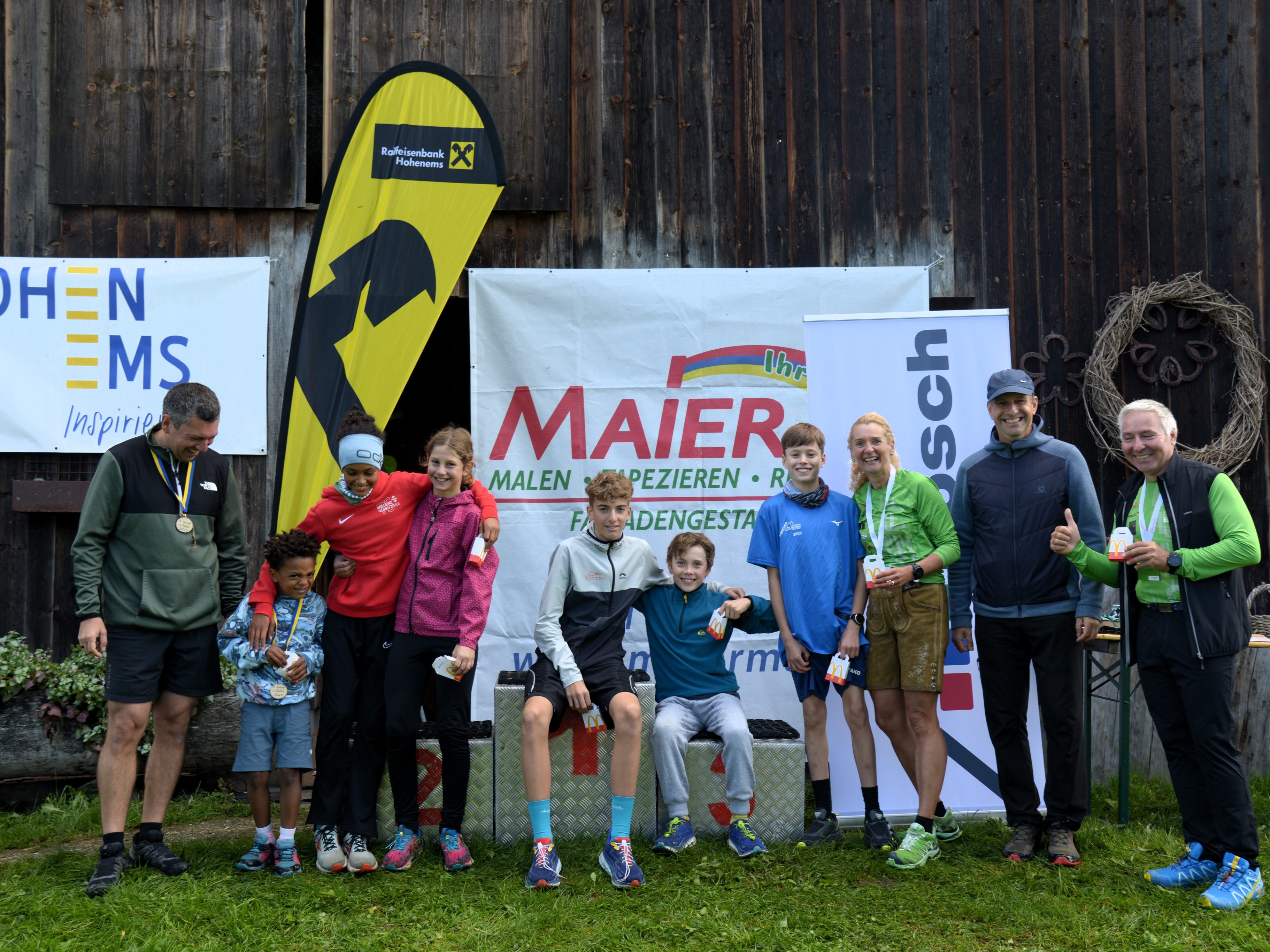 Ehrung für die große Leistung der kleinsten Teilnehmer beim 8. Lauf is Gsohl, mit Bürgermeister Dieter Egger, Stadtrad Markus Klien, Obfrau Karin Plachy und OK Erich Rabel Ehrung für die große Leistung der kleinsten Teilnehmer beim 8. Lauf is Gsohl, mit Bürgermeister Dieter Egger, Stadtrad Markus Klien, Obfrau Karin Plachy und OK Erich Rabel