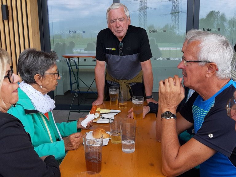 Obmann walter Ellensohn und Senioren