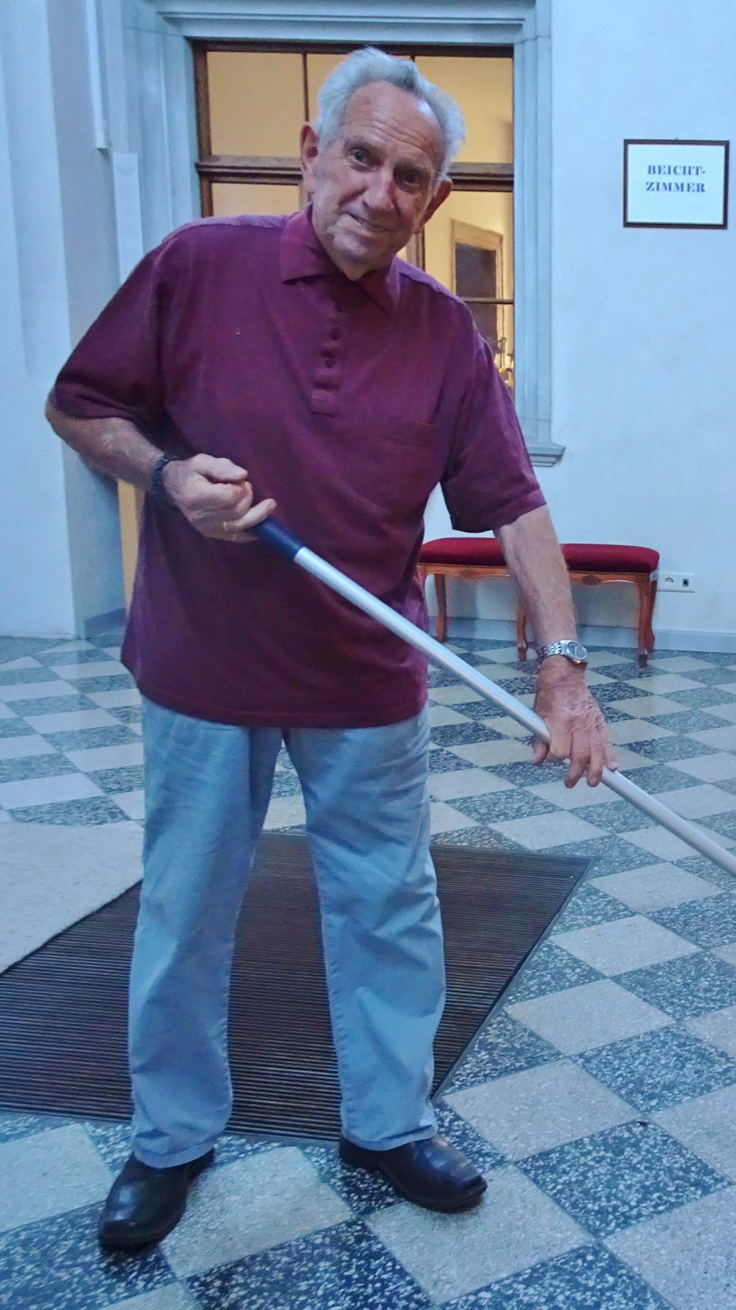 Armin Gstir, wie man ihn kennt: Immer und gerne im Einsatz für das Franziskanerkloster in Dornbirn.