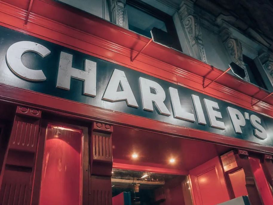 Das Charlie P's ist in Wien weithin bekannt - auch über die Grenzen der Irish Pub-Besucher hinaus. Das Charlie P's ist in Wien weithin bekannt - auch über die Grenzen der Irish Pub-Besucher hinaus.