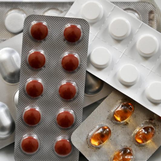 Hitze kann, laut einer RKI-Studie, zu gefährlichen Nebenwirkungen bei einigen Medikamenten führen.