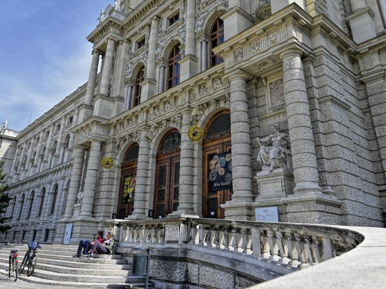 Das Kunsthistorische Museum Wien zeigt die Ausstellung "Raffael. Gold & Seide".