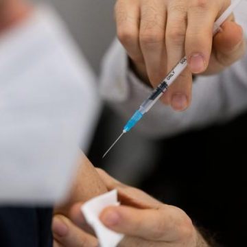 Die Expertin hält ein Arztgespräch für Risikopatienten für entscheidend vor Durchführung einer Impfung.