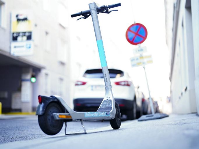 Die Wiener Polizei fasste einen rasenden E-Scooter-Fahrer.