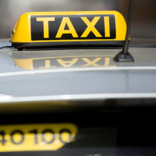 Am Mittwoch ging in Wien der erste E-Taxi-Standplatz in Betrieb.