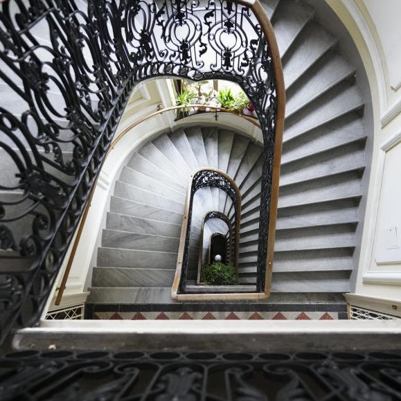 Die Verkäufe von Wiener Zinshäusern sind im ersten Halbjahr 2023 stark eingebrochen.