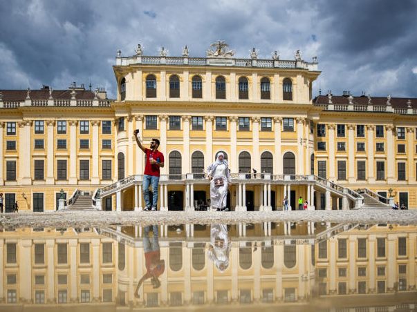 Die 4. Art Vienna findet in der Orangerie Schönbrunn statt. Die 4. Art Vienna findet in der Orangerie Schönbrunn statt.