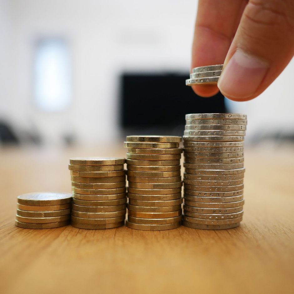 Sparer können sich über höhere Zinsen freuen.