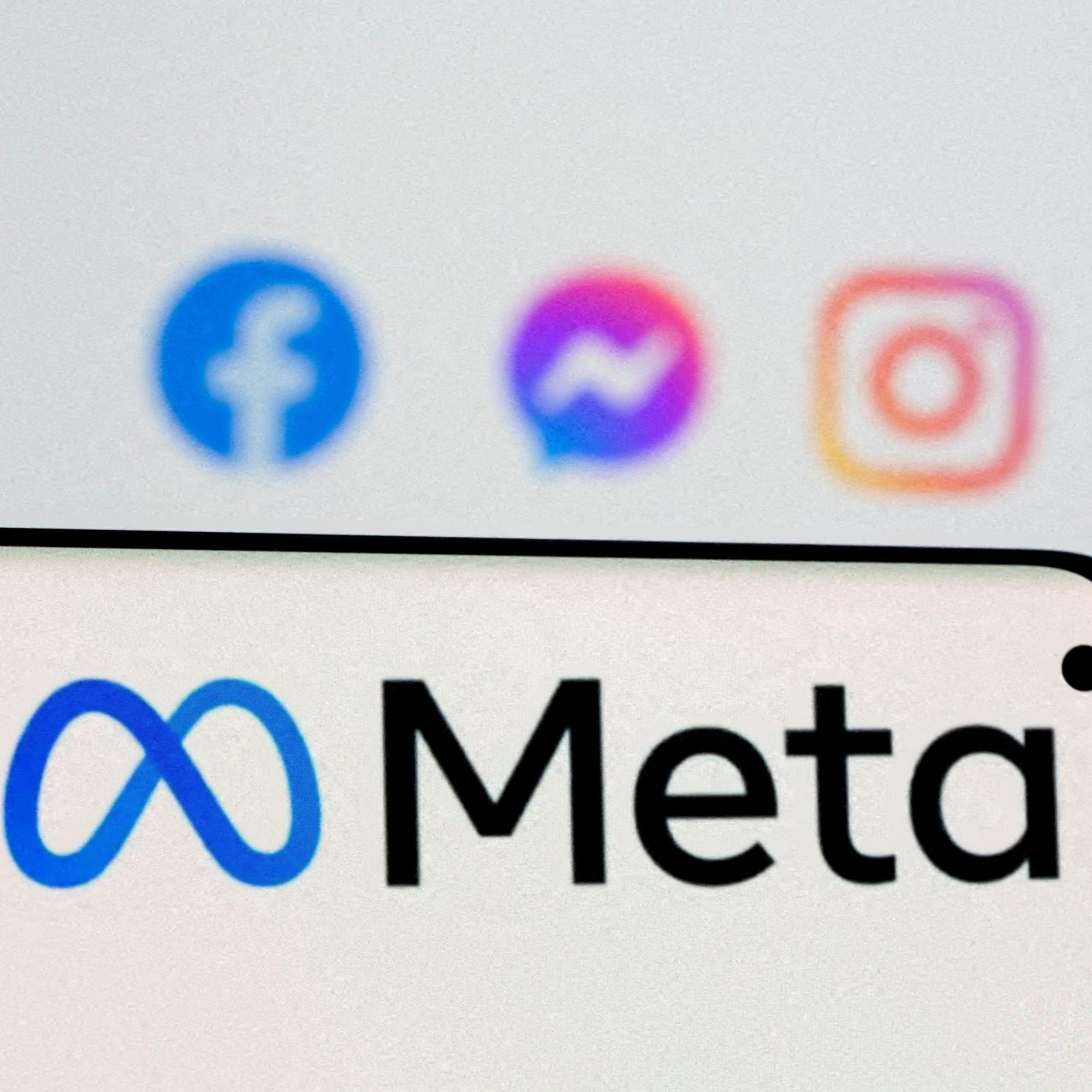 Meta will bald Geld für Facebook ohne Werbung verlangen.