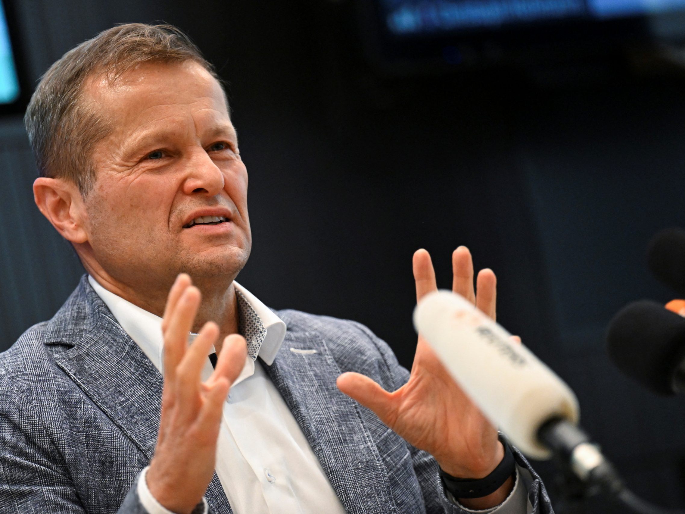 Krausz würdigte auch die Leistungen seiner Co-Laureaten. Krausz würdigte auch die Leistungen seiner Co-Laureaten.