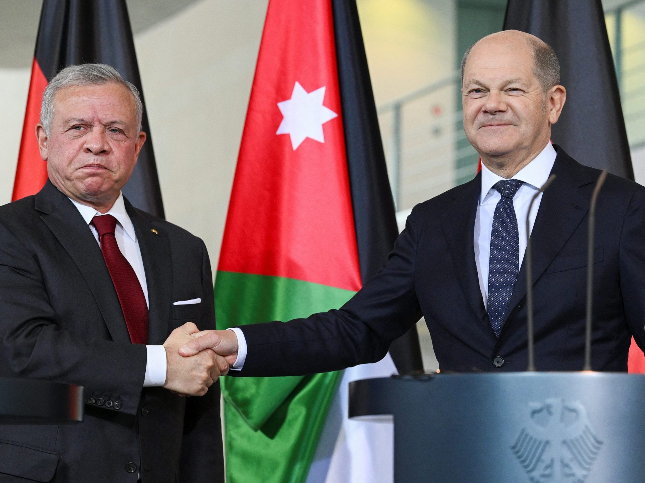 Der jordanische König Abdullah zu Besuch bei Deutschlands Kanzler Olaf Scholz in Berlin.