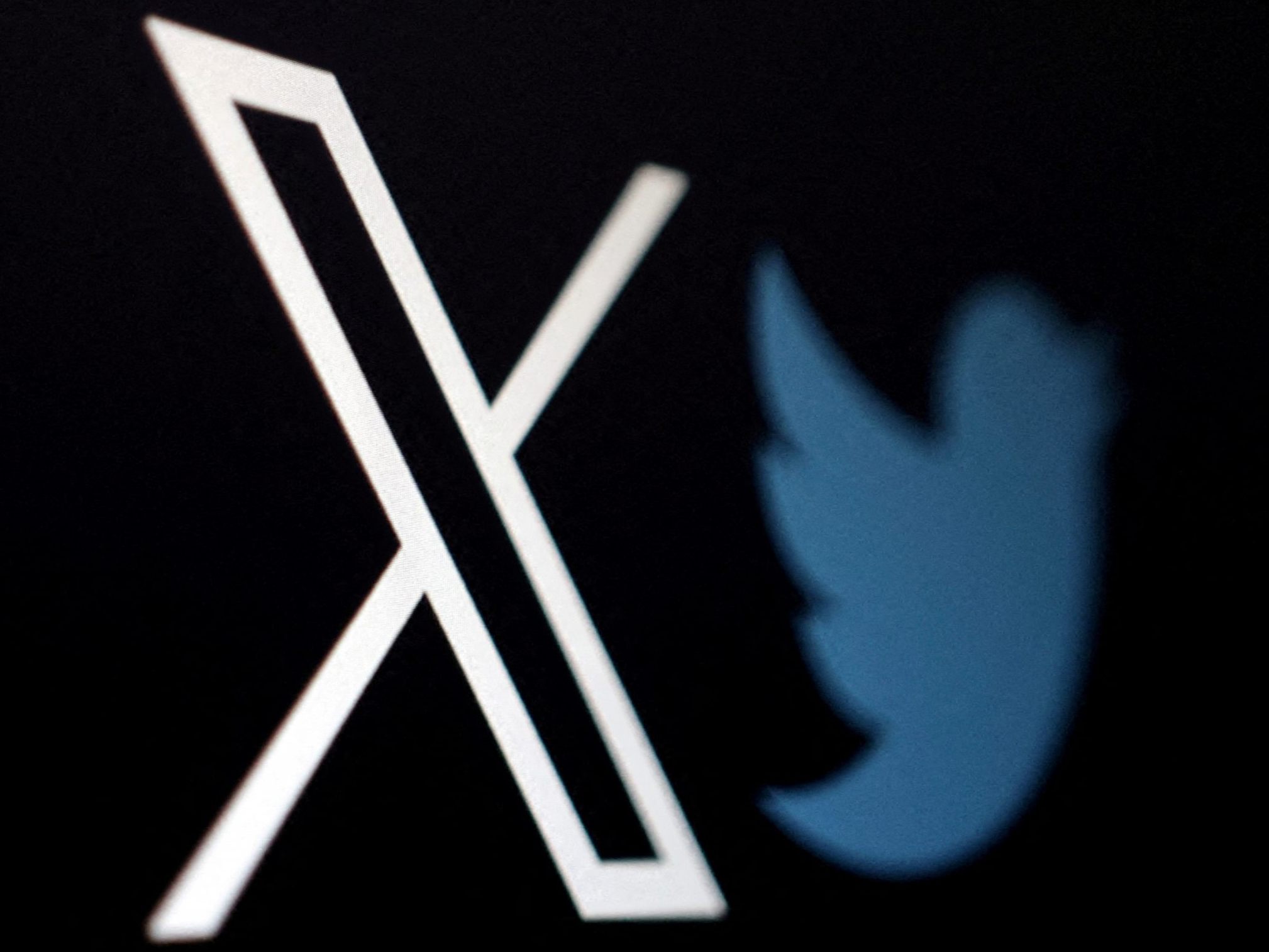 X mit starkem Wertverlust ein Jahr nach Twitter-Übernahme. X mit starkem Wertverlust ein Jahr nach Twitter-Übernahme.