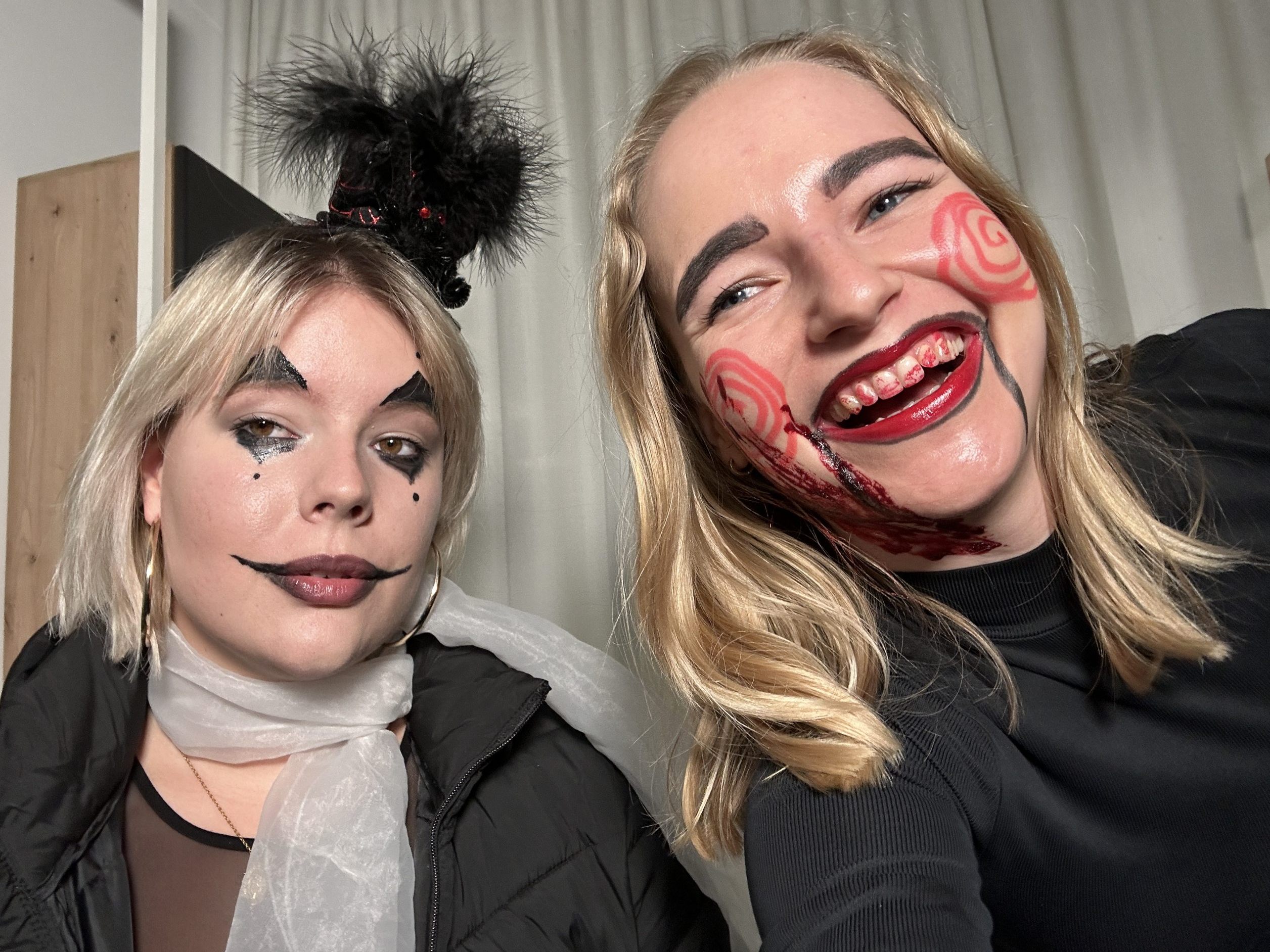 Noch kein Plan für Halloween? Wir haben zwei Looks für euch.