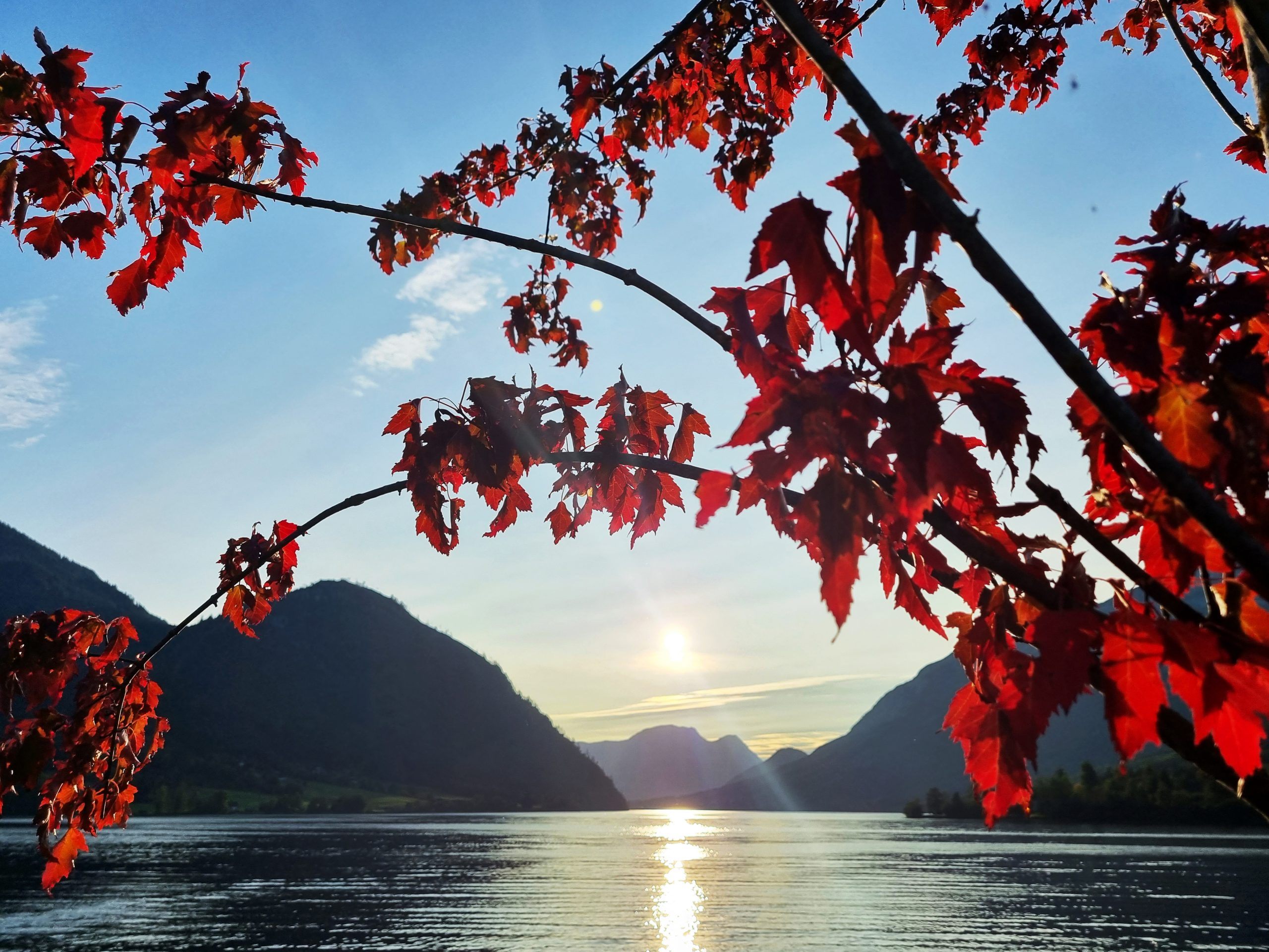 Das Spätsommerwetter bleibt uns mit leichten Störungen weiter erhalten. Das Spätsommerwetter bleibt uns mit leichten Störungen weiter erhalten.