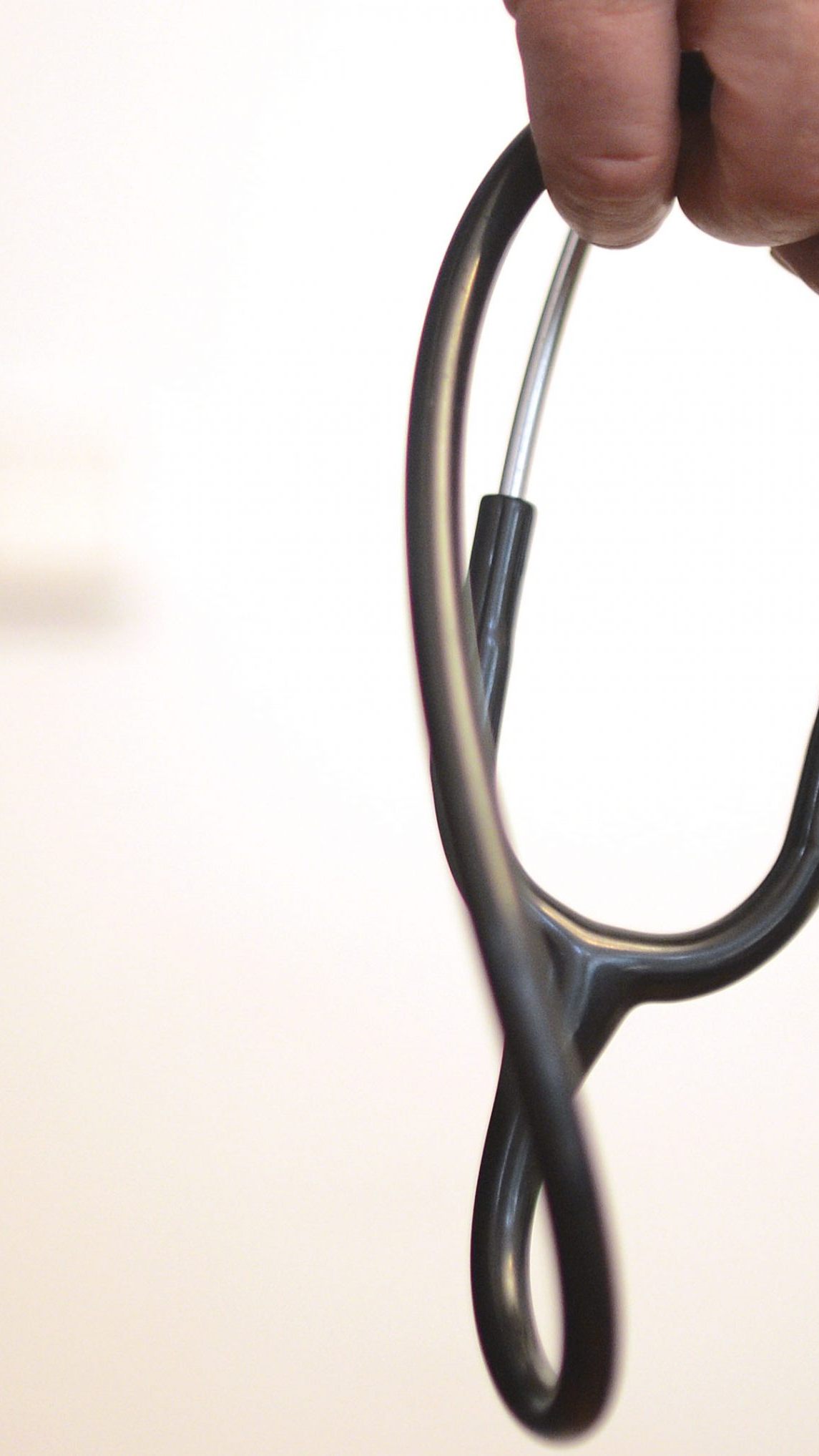 Die Zufriedenheit mit dem Gesundheitssystem ist seit 2021 massiv gesunken.