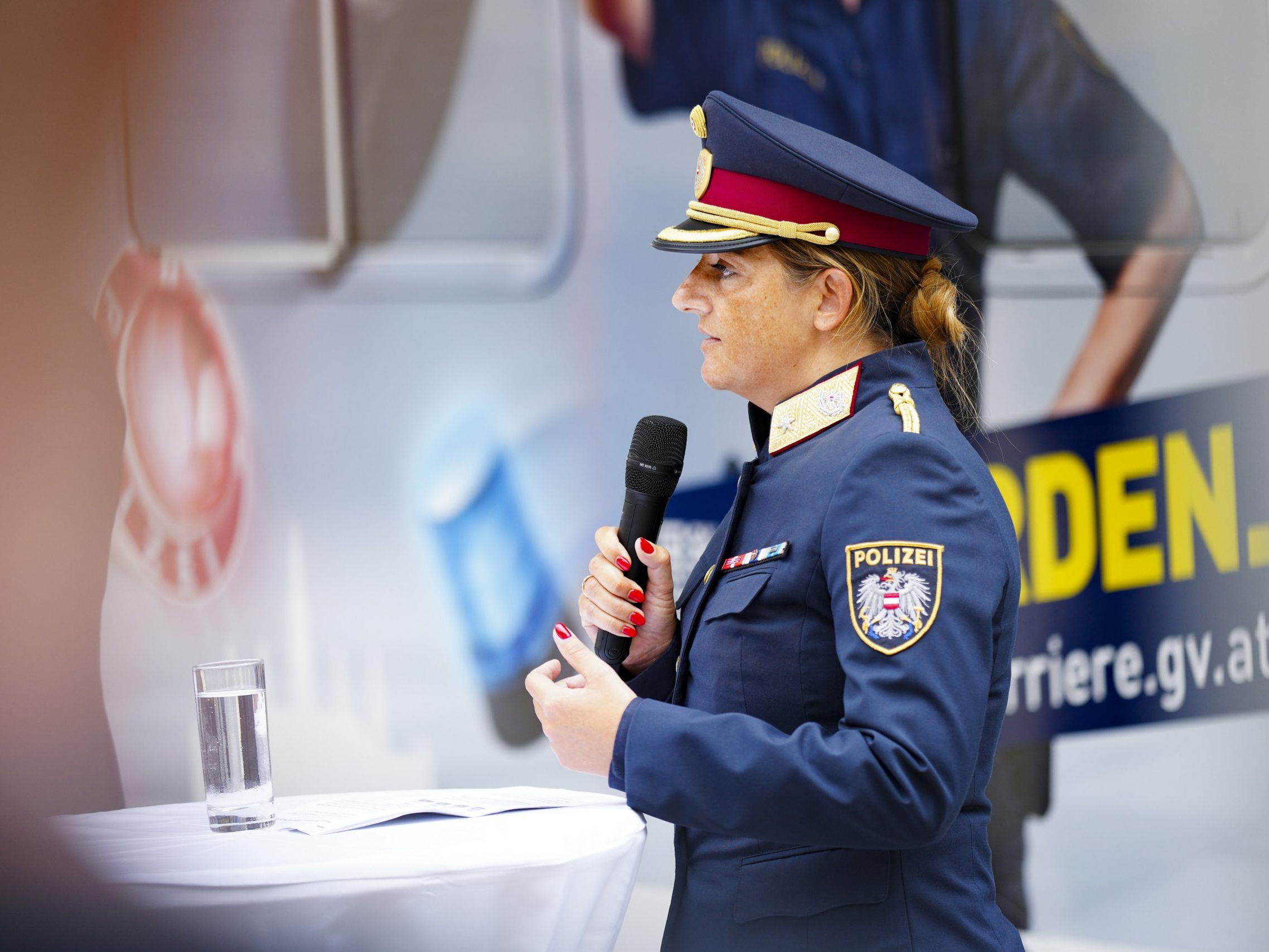 Zauner verteidigte Taktik bei Pro-Palästina-Demo in Wien. Zauner verteidigte Taktik bei Pro-Palästina-Demo in Wien.