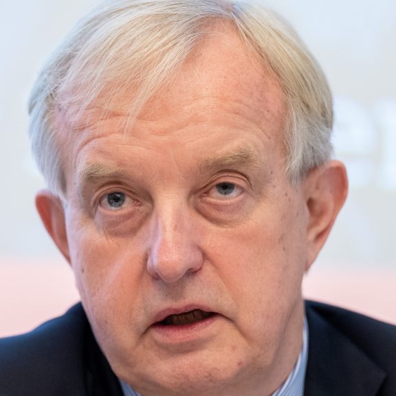 Wiener Ärztekammer: Der Misstrauensantrag gegen Johannes Steinhart ist gescheitert.