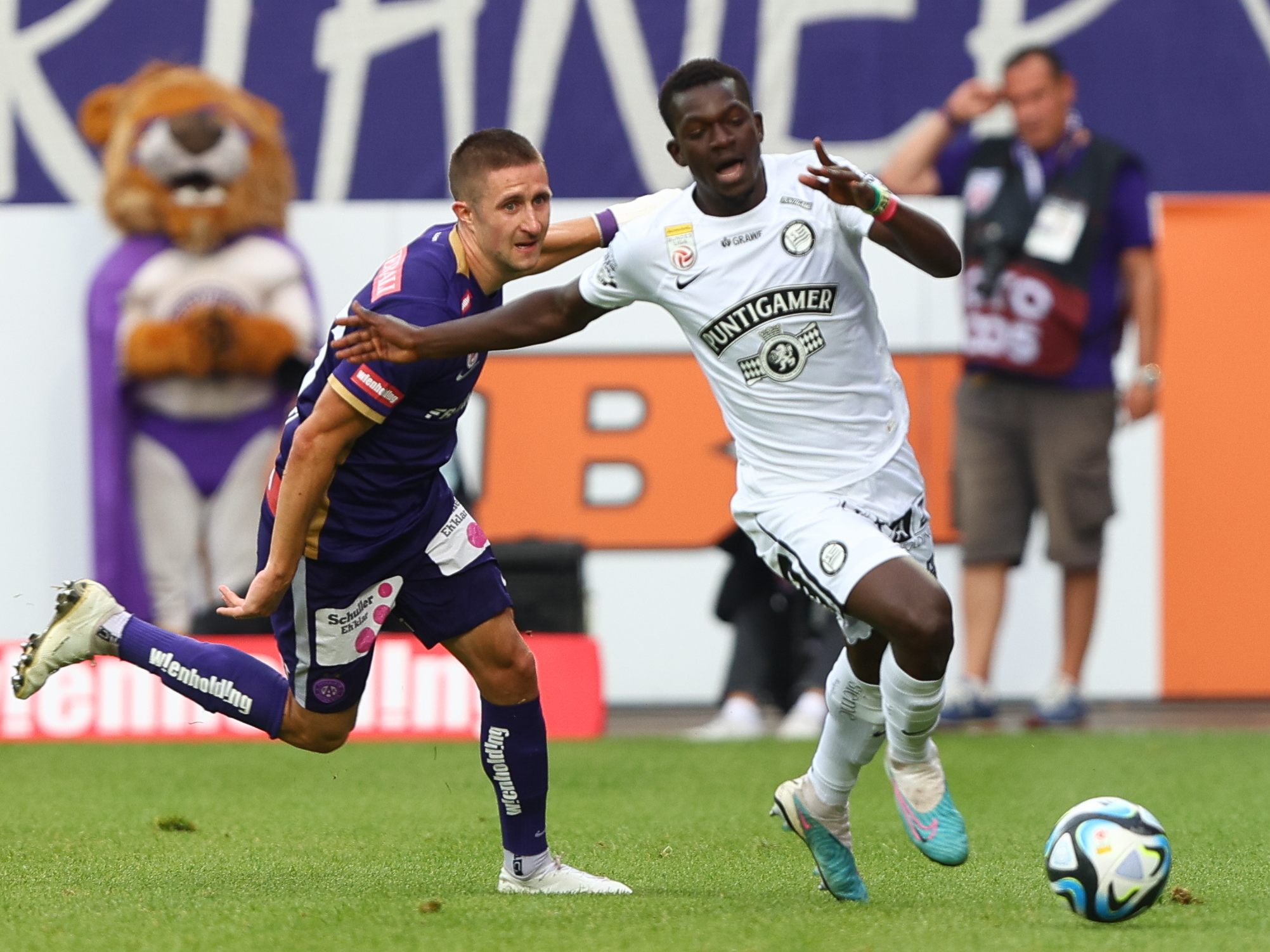 LIVE-Ticker zum Spiel Sturm Graz gegen Austria Wien ab 14.30 Uhr. LIVE-Ticker zum Spiel Sturm Graz gegen Austria Wien ab 14.30 Uhr.