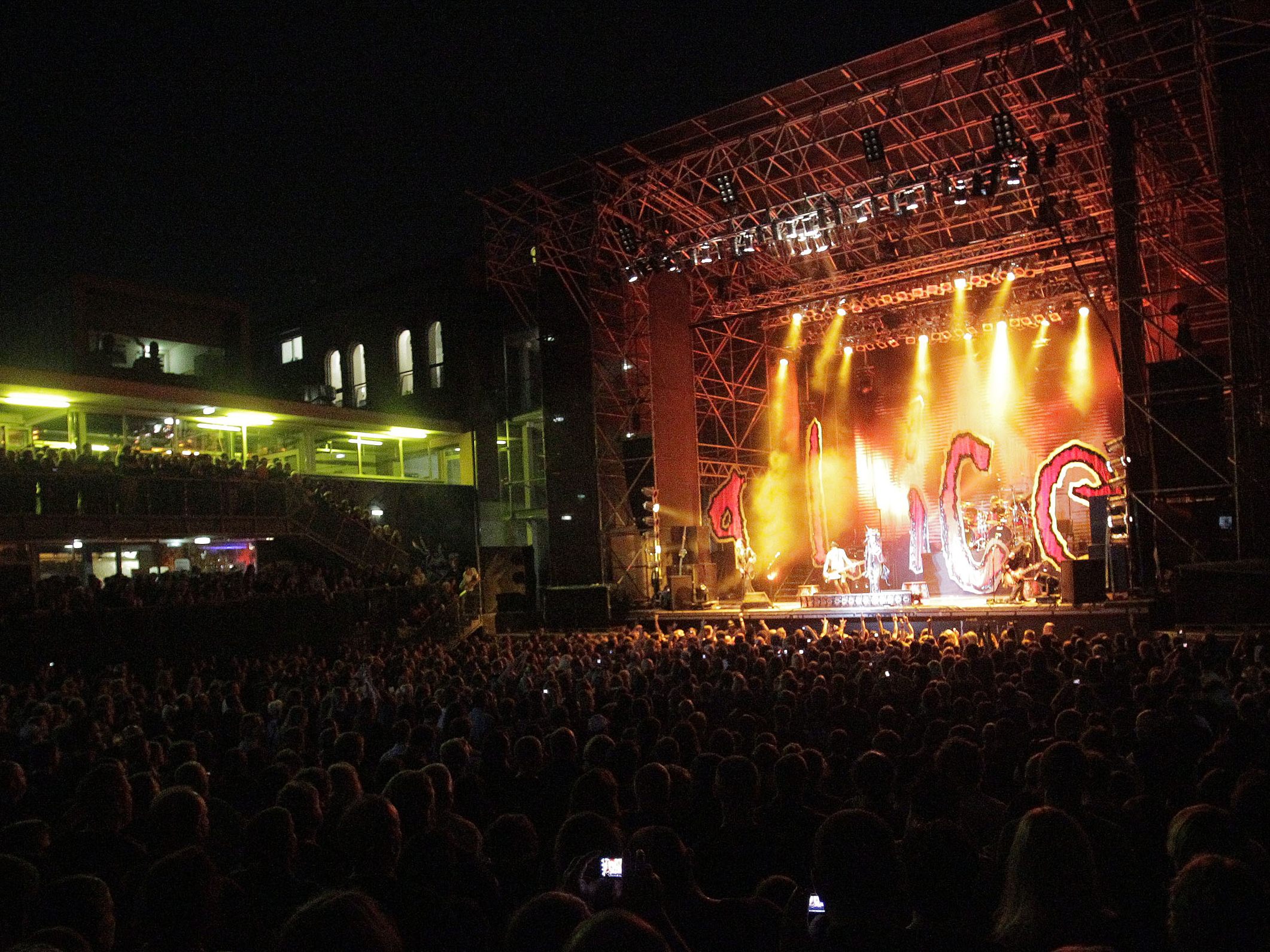 Die Wiener Arena erhält ein neues Soundsystem. Die Wiener Arena erhält ein neues Soundsystem.