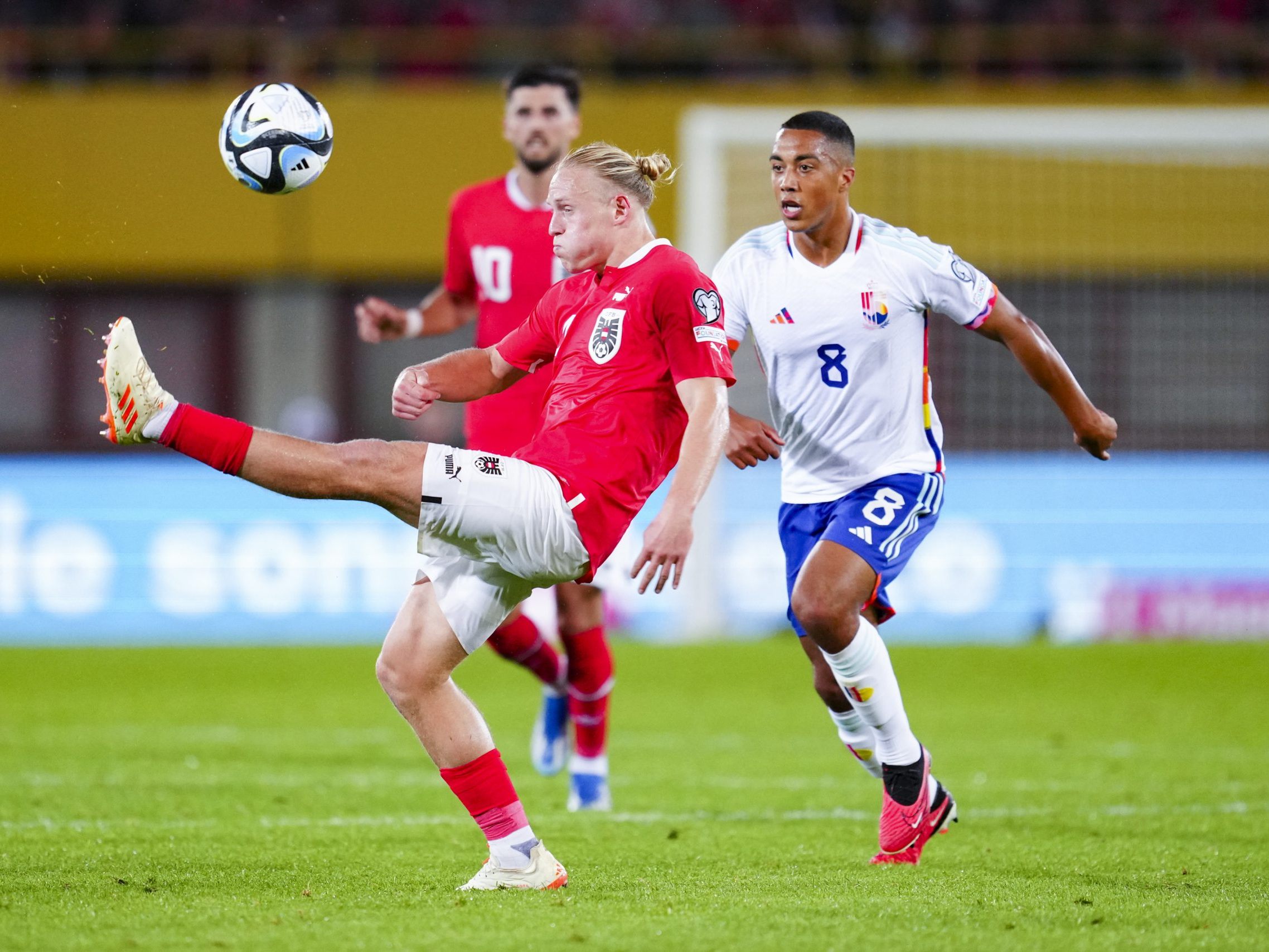Österreich kassierte in Fußball-EM-Quali Niederlage gegen Belgien. Österreich kassierte in Fußball-EM-Quali Niederlage gegen Belgien.