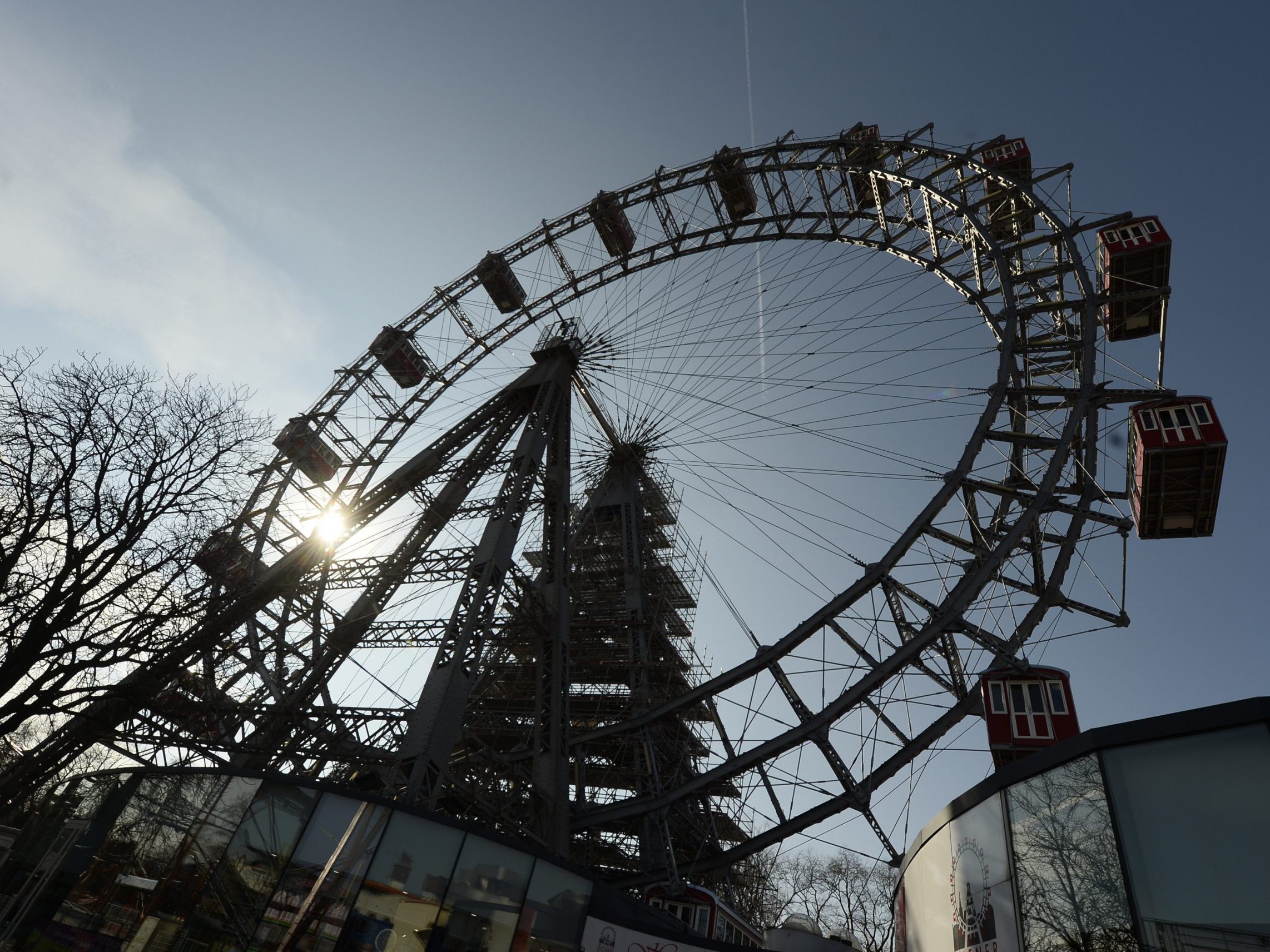 Nicht nur das Wiener Riesenrad wird am Abend des 11. Oktobers in Pink erstrahlen. Nicht nur das Wiener Riesenrad wird am Abend des 11. Oktobers in Pink erstrahlen.