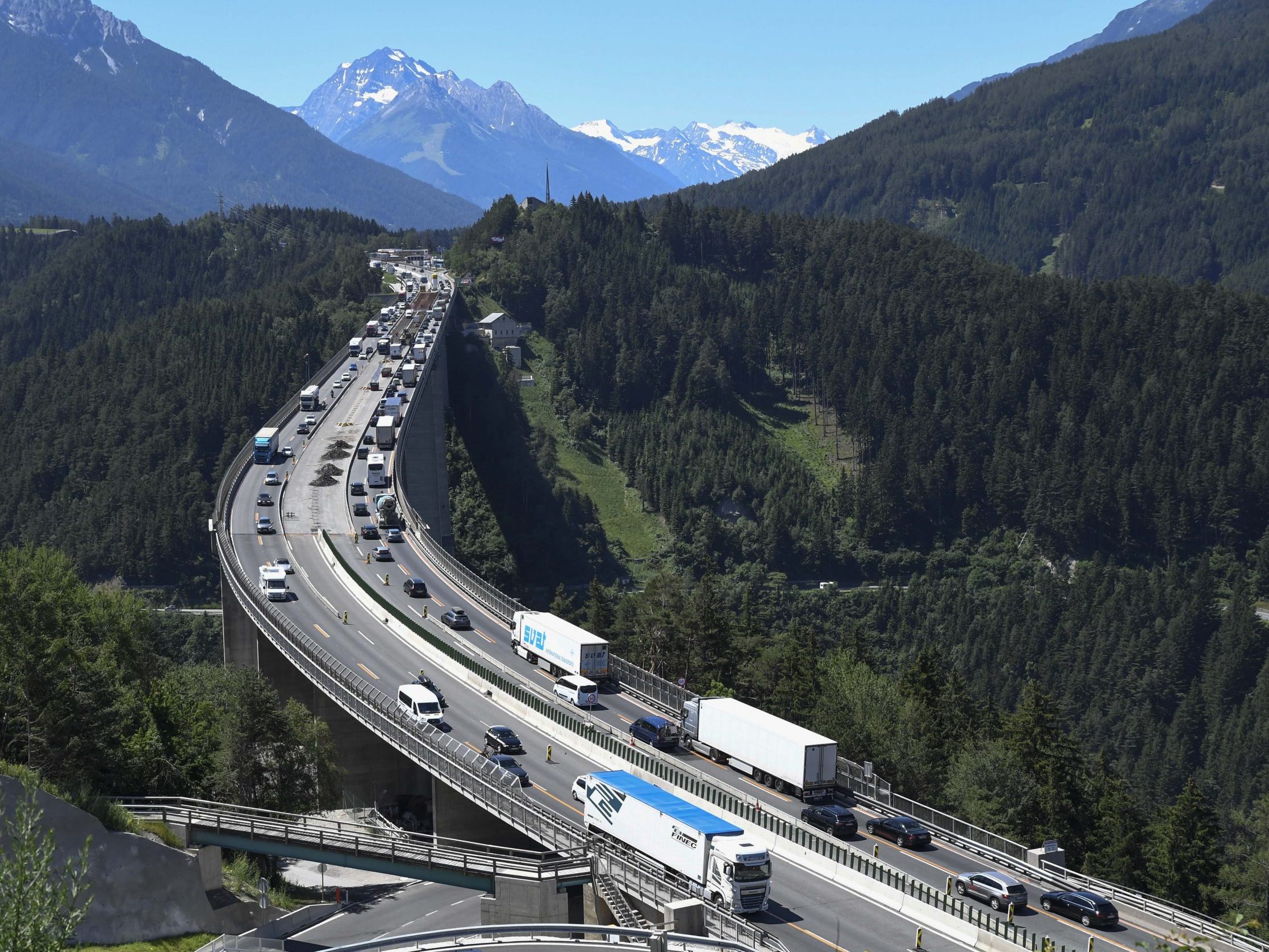 Das Verkehrsaufkommen im Sommer war leicht über dem Niveau von 2022. Das Verkehrsaufkommen im Sommer war leicht über dem Niveau von 2022.