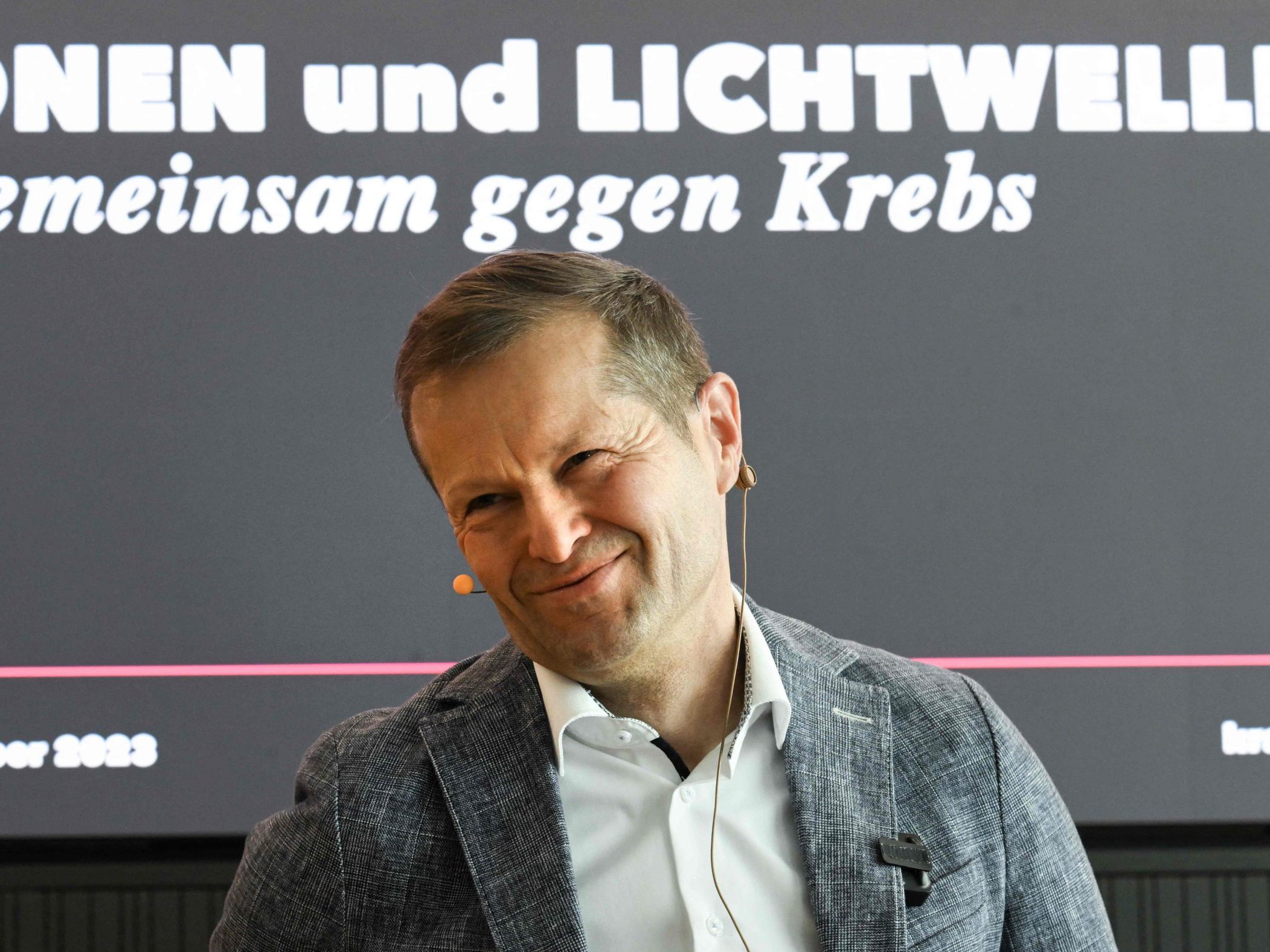 Reaktionen auf die Nobelpreis-Verleihung an Krausz. Reaktionen auf die Nobelpreis-Verleihung an Krausz.