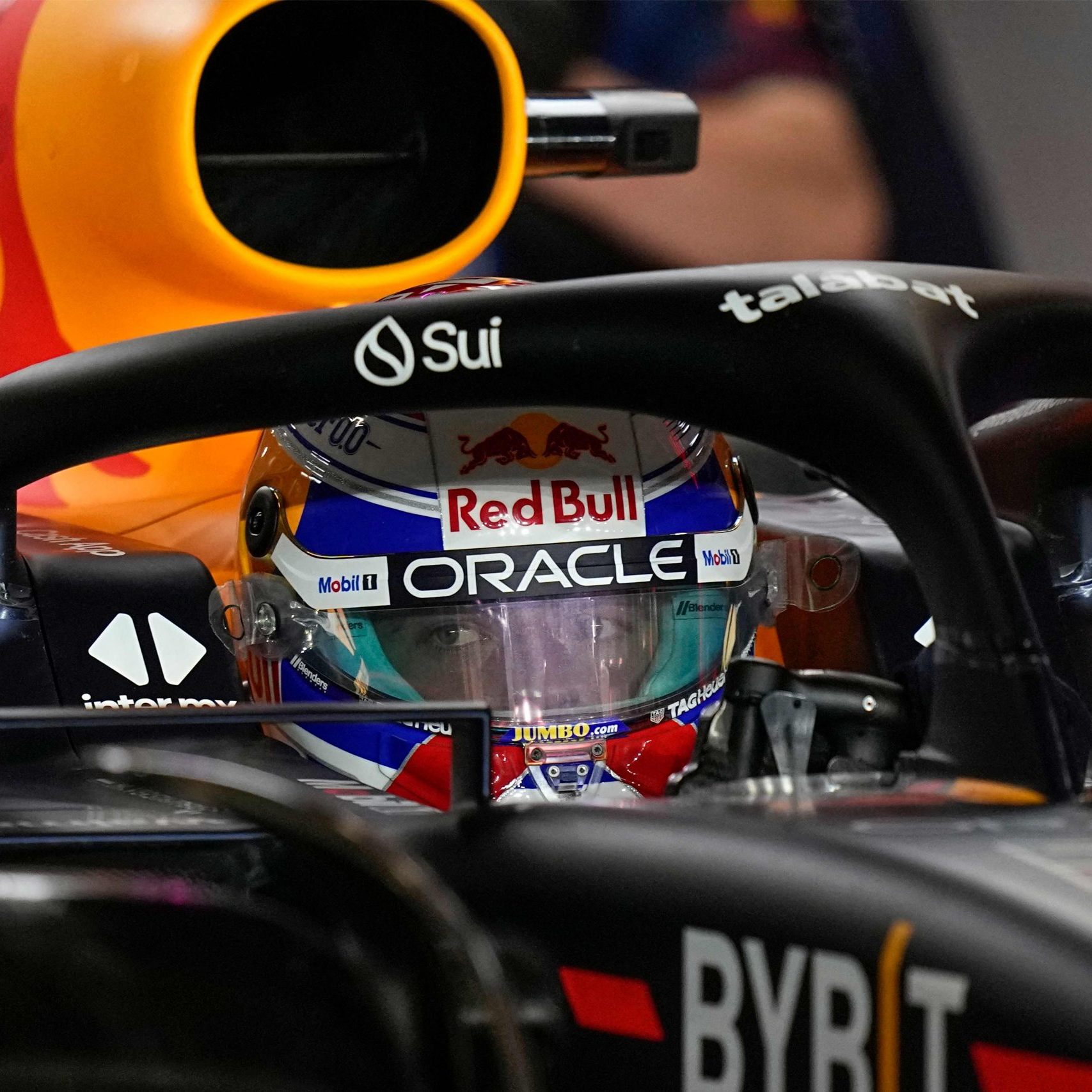 Max Verstappen startet in Katar aus der Pole Position.