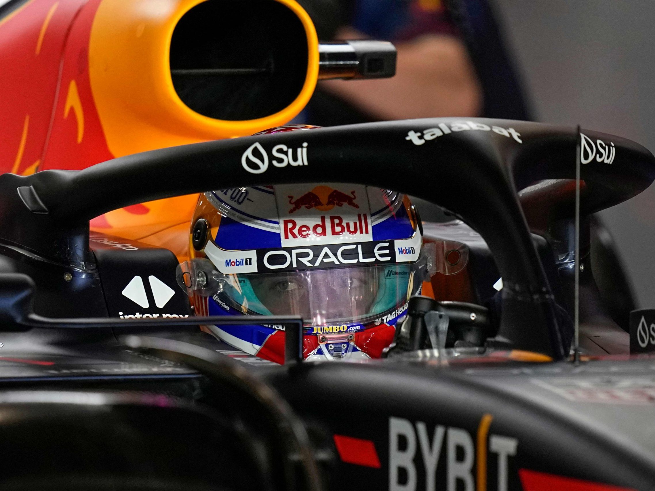 Max Verstappen startet in Katar aus der Pole Position.