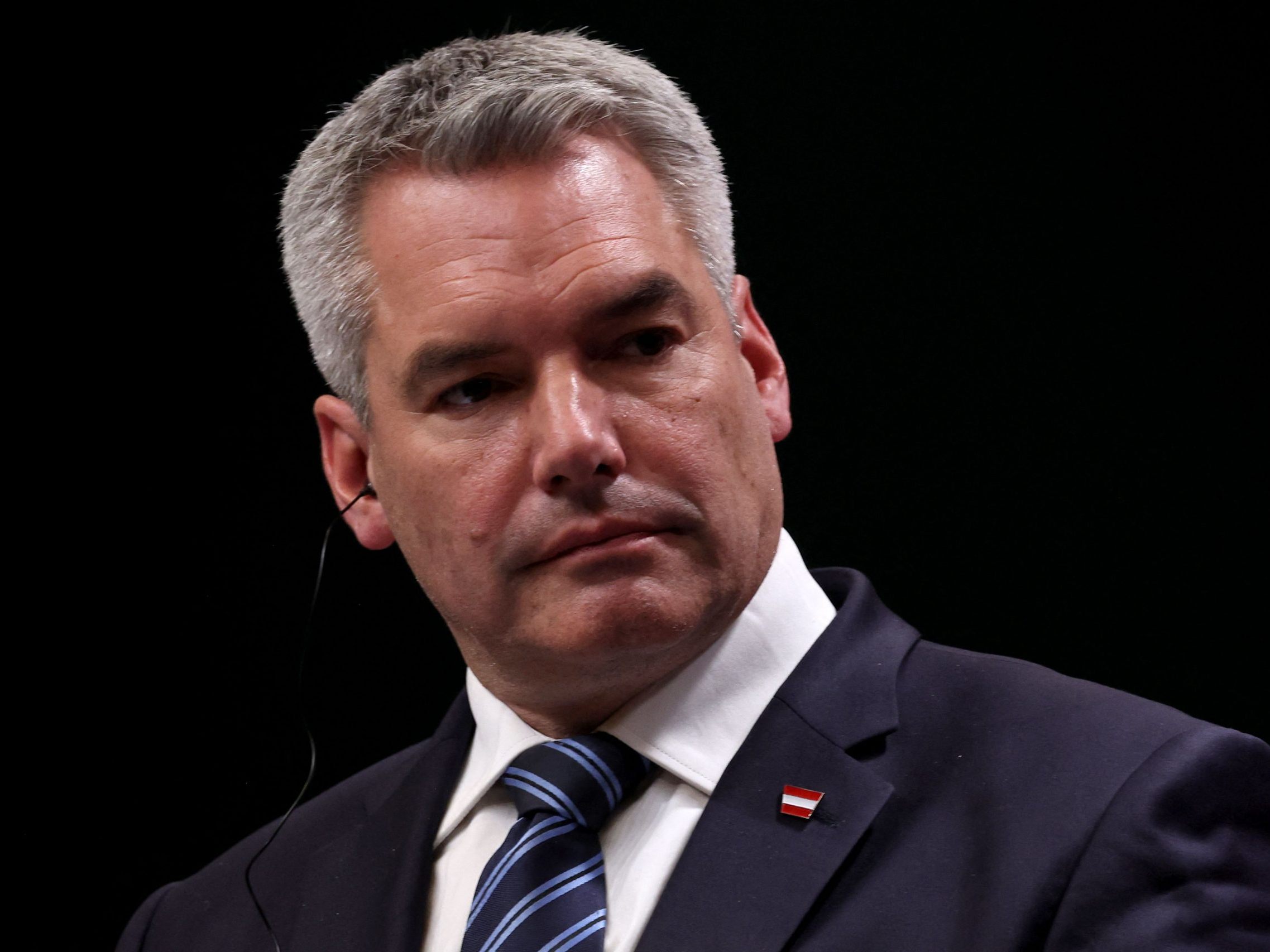 "Frag den Kanzler": Nehammer stellt sich der Diskussion.