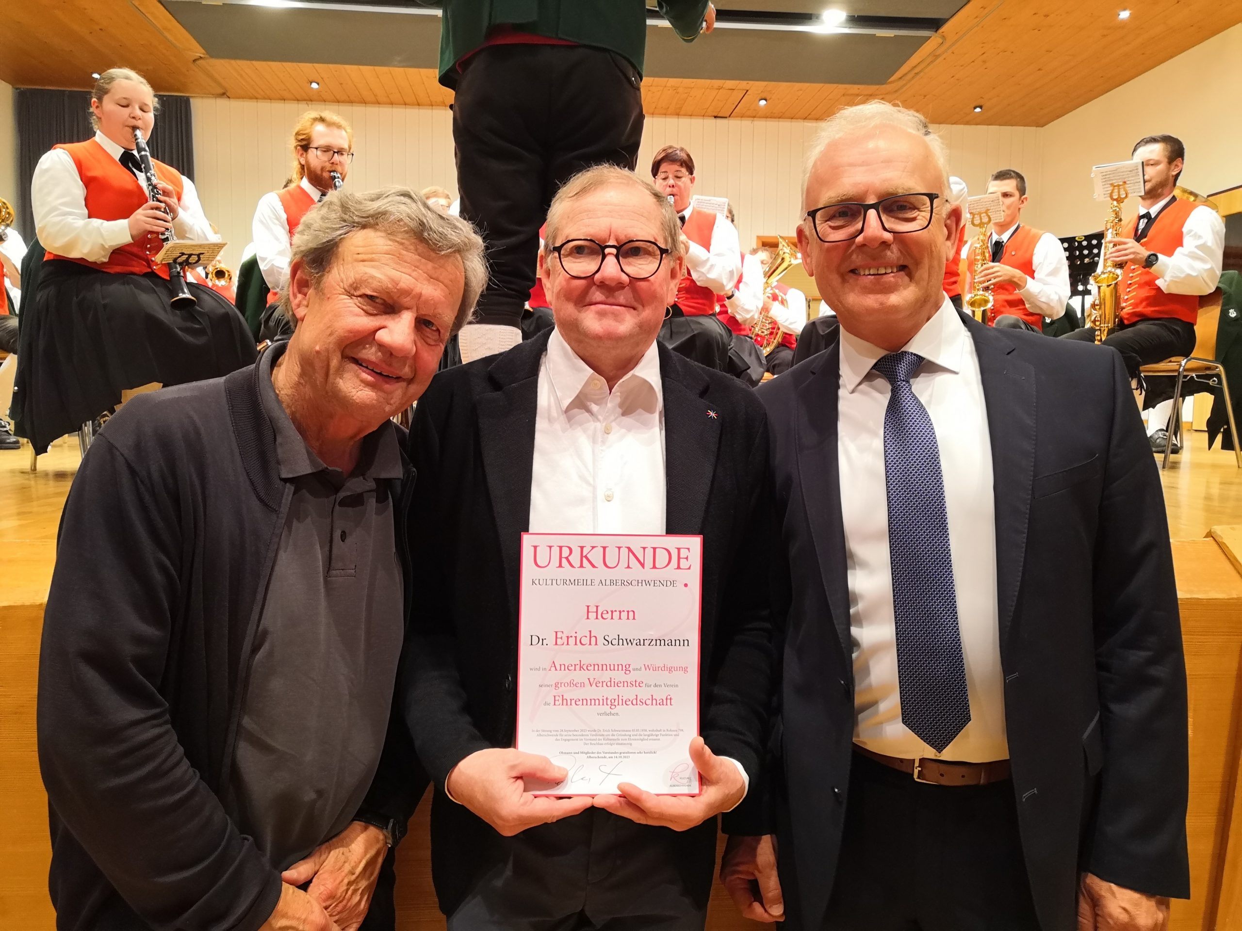 Pfarrer Peter Mathei, Dr.vet. Erich Schwarzmann und Dr.med. Guntram Hinteregger wurden verabschiedet.