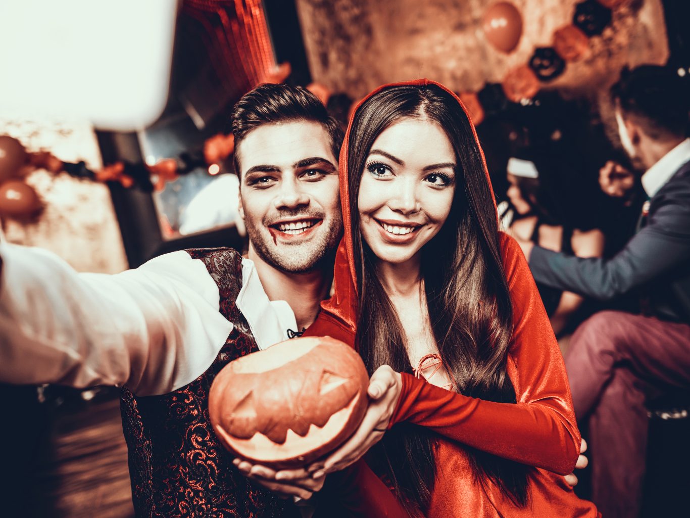 Auf diese Halloween-Kostüme sollte man besser verzichten.