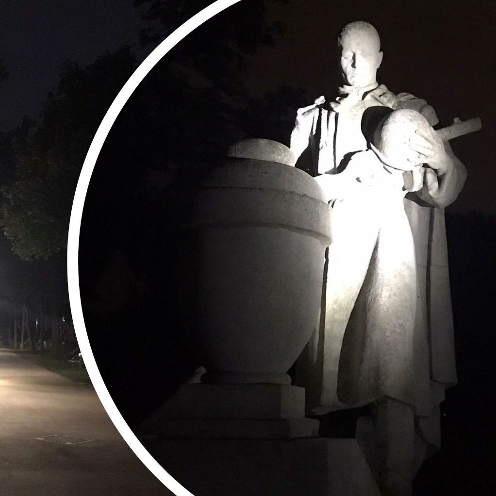 Eine nächtliche Führung am Wiener Zentralfriedhof.