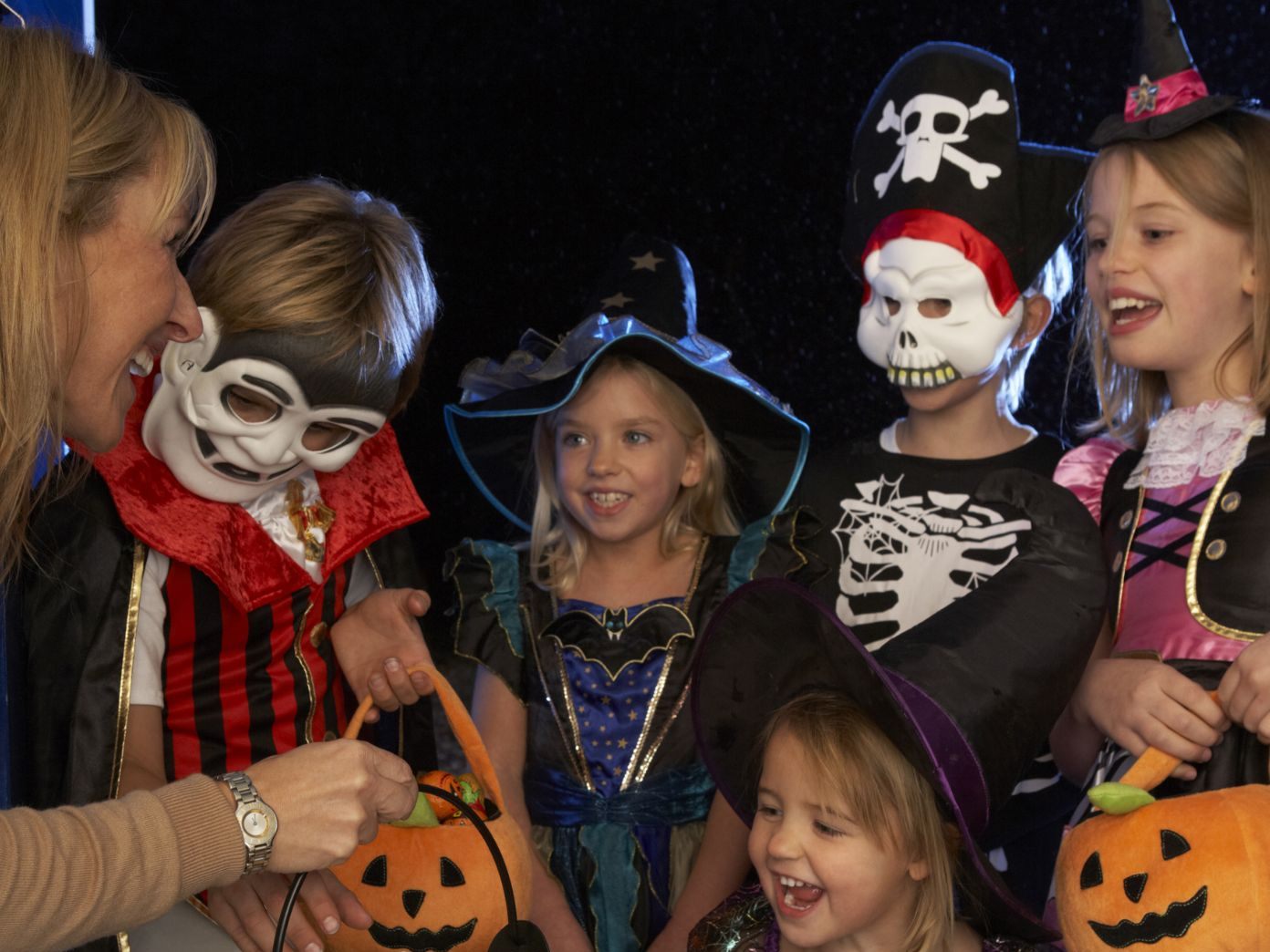Tipps für Aktivitäten mit Kindern zu Halloween. Tipps für Aktivitäten mit Kindern zu Halloween.