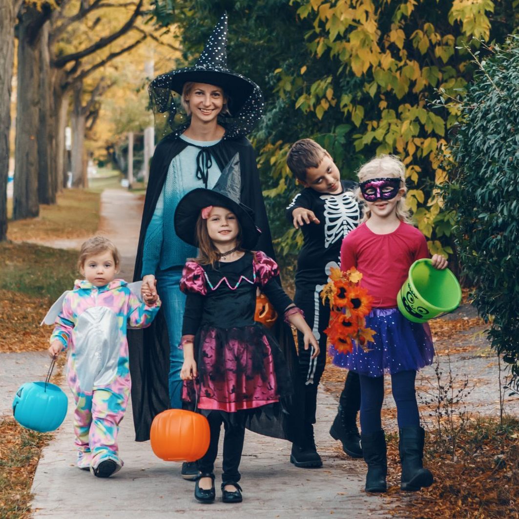 So gestalten Sie ihr Halloween-Fest familienfreundlich.