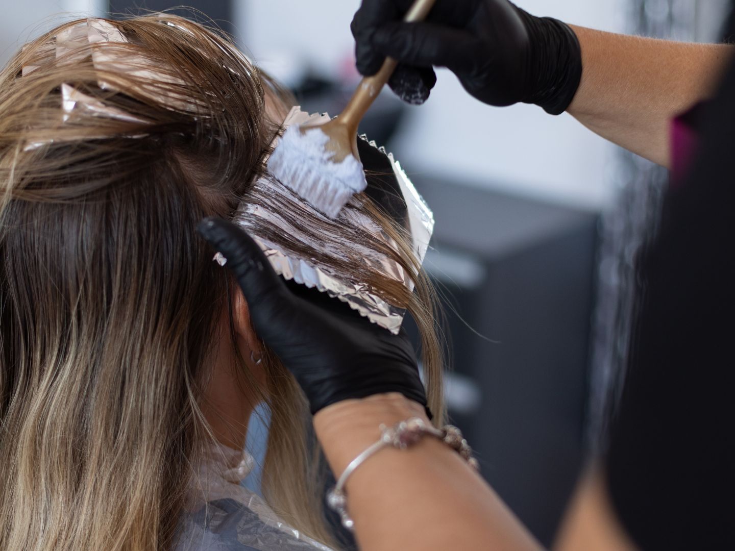 80 Prozent aller Frauen in Österreich färben sich regelmäßig die Haare.