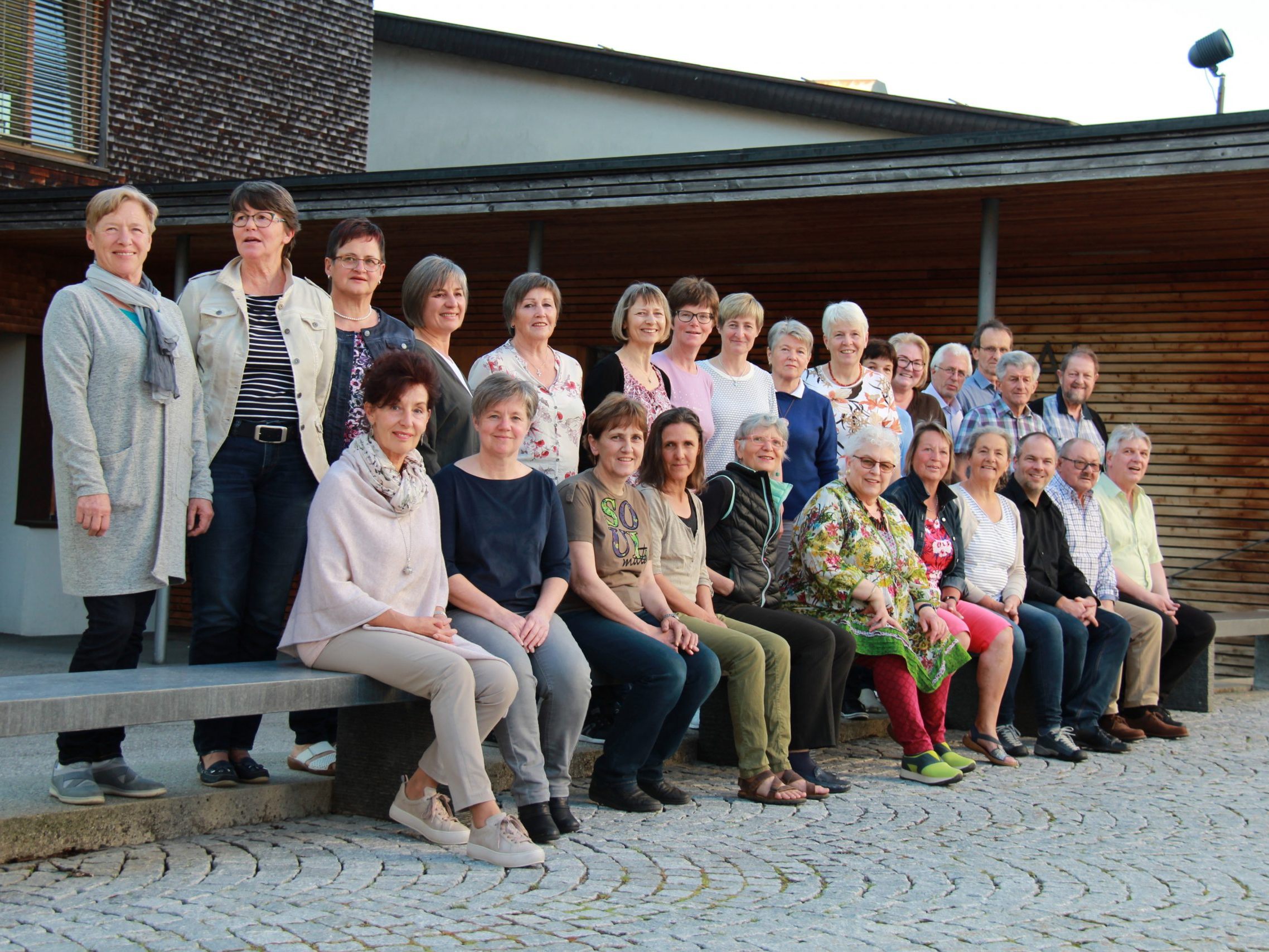 Pro Musica, ein Gemeinschaftschor der Gemeinden Langenegg und Krumbach, lädt zum Konzert. Pro Musica, ein Gemeinschaftschor der Gemeinden Langenegg und Krumbach, lädt zum Konzert.