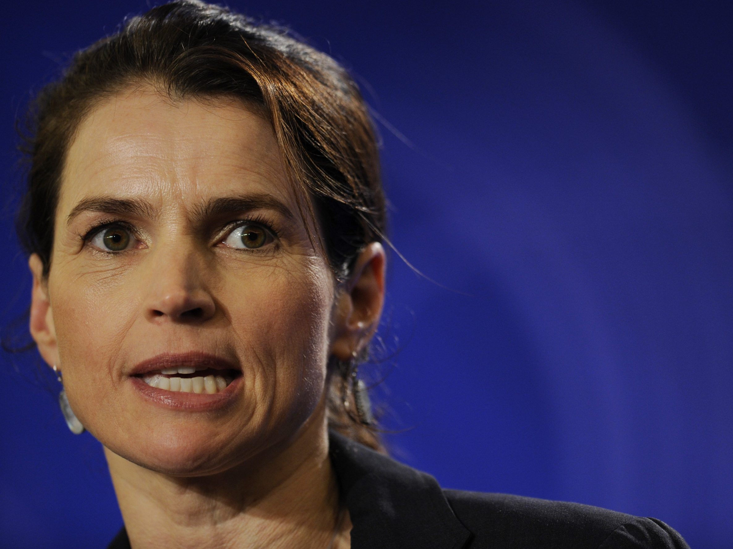 Hollywood-Schauspielerin Julia Ormond verklagt Harvey Weinstein und Disney. Hollywood-Schauspielerin Julia Ormond verklagt Harvey Weinstein und Disney.