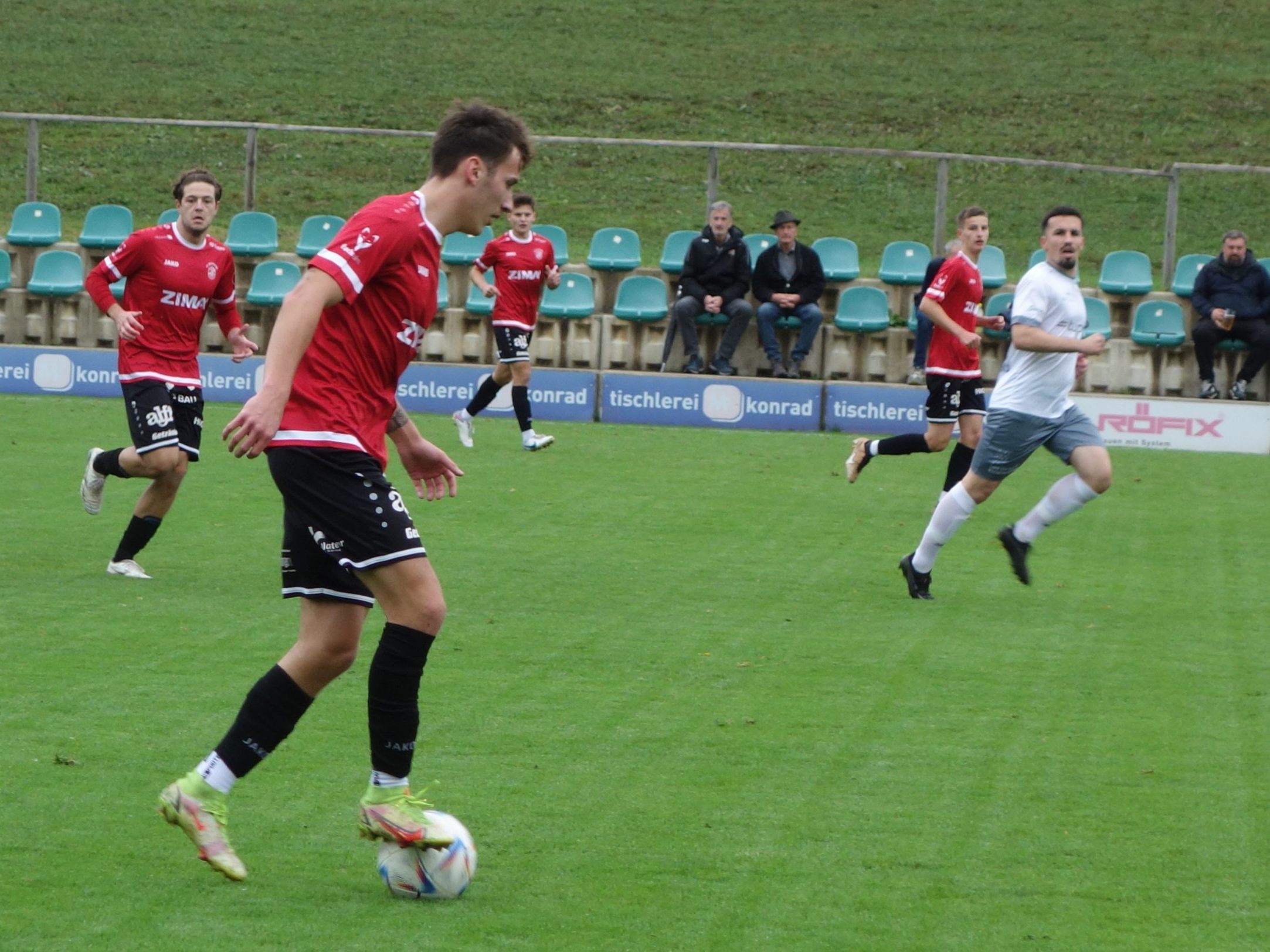 Marcel Steurer und seine Teamkollegen vom FC Rotenberg könnten Herbstmeister werden. Marcel Steurer und seine Teamkollegen vom FC Rotenberg könnten Herbstmeister werden.